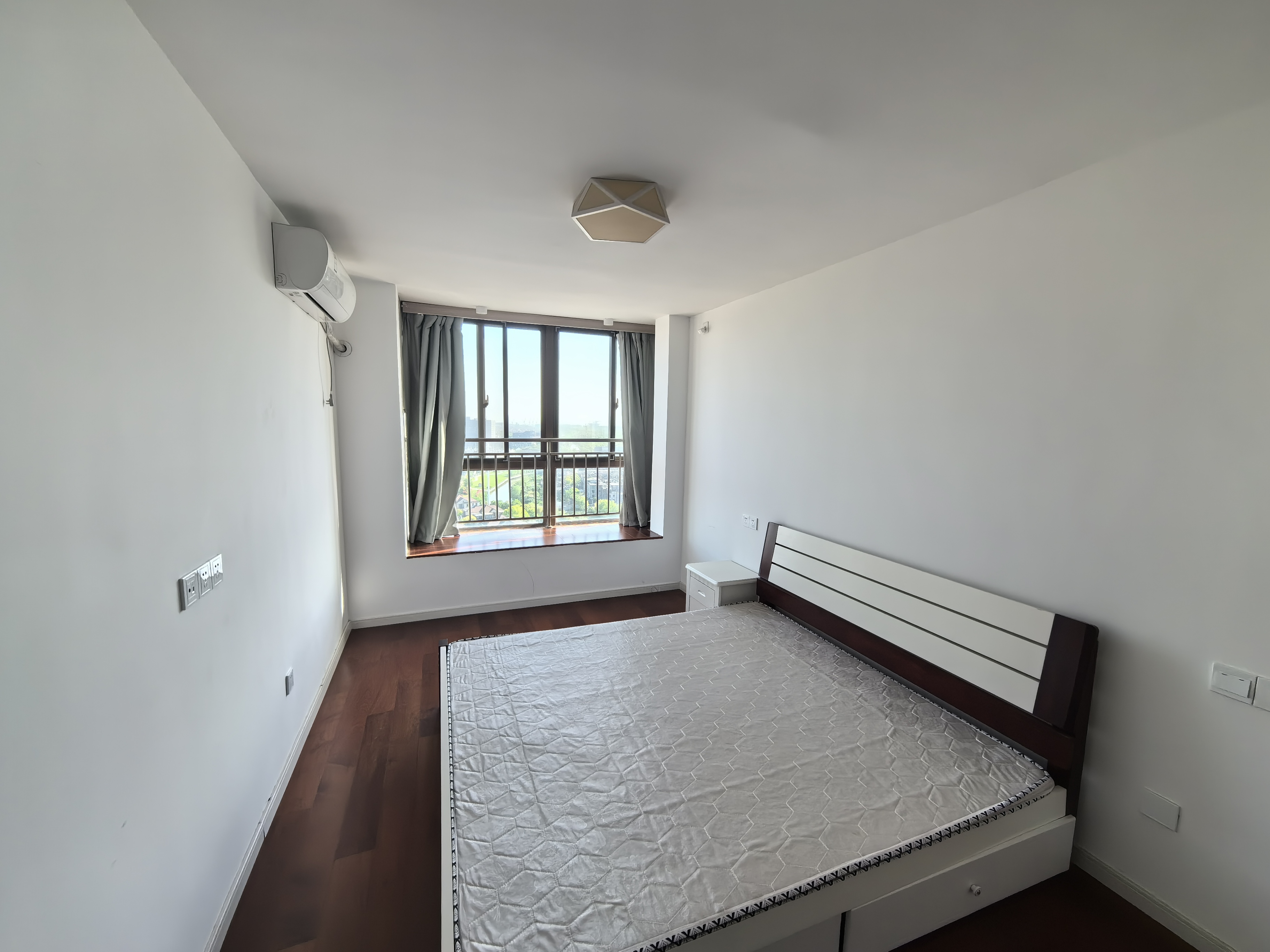 山景水岸 2室1厅1卫 92m&sup2;