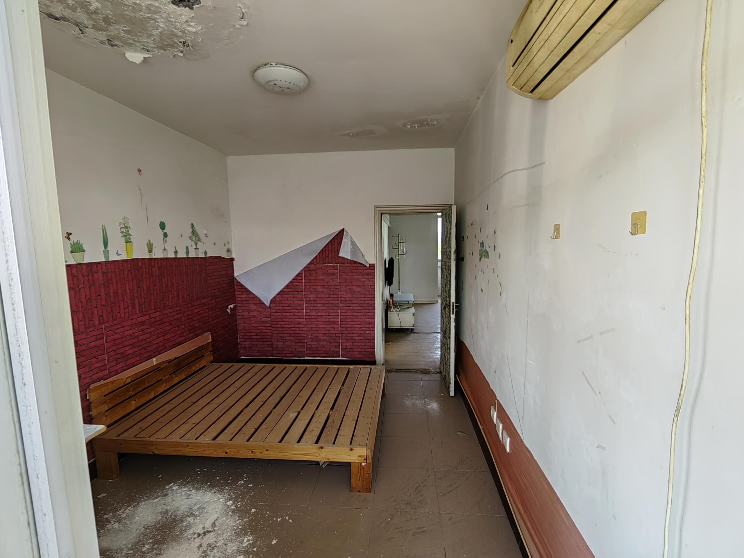 文峰新村 3室2厅1卫 81.60m&sup2;