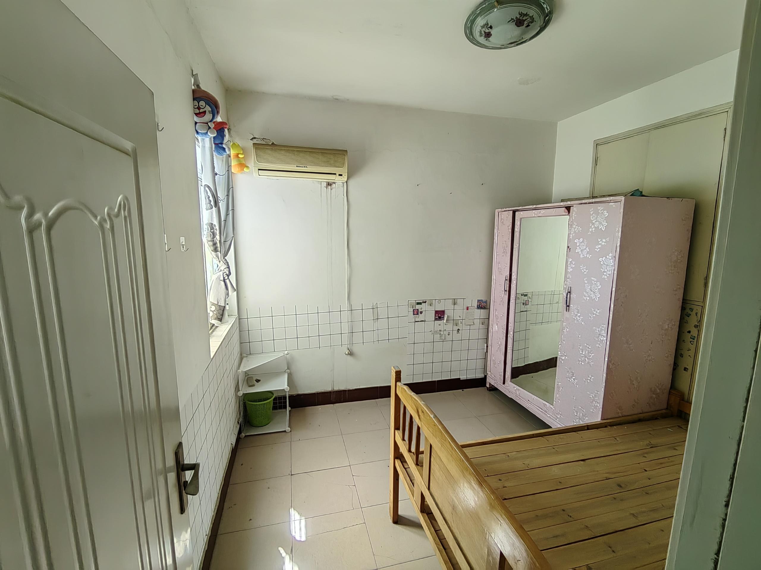 文峰新村 3室2厅1卫 81.60m&sup2;