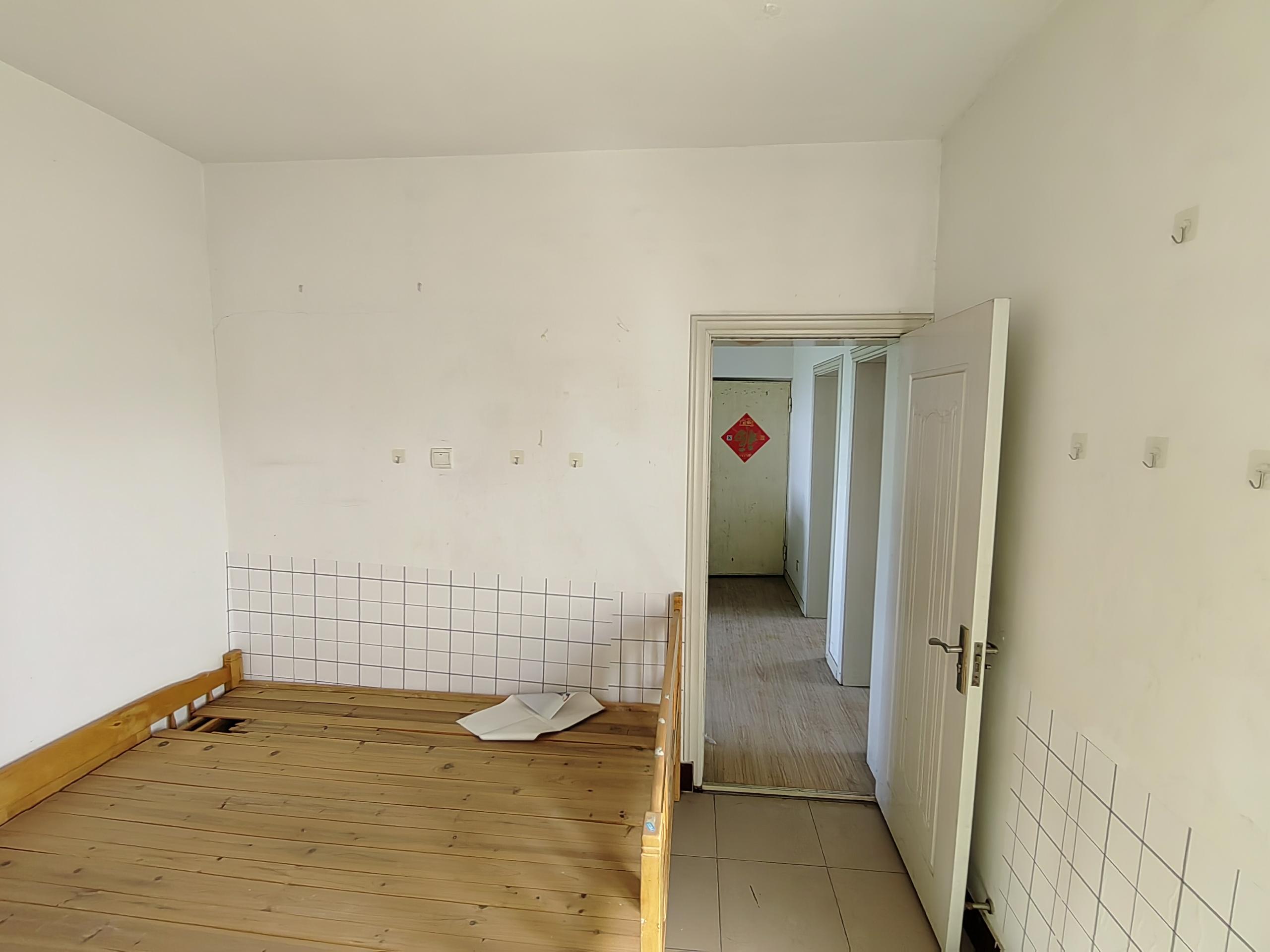 文峰新村 3室2厅1卫 81.60m&sup2;