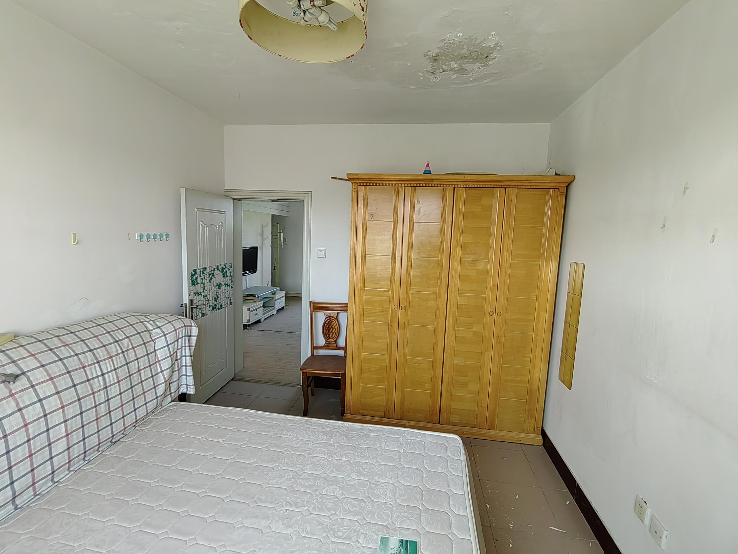 文峰新村 3室2厅1卫 81.60m&sup2;