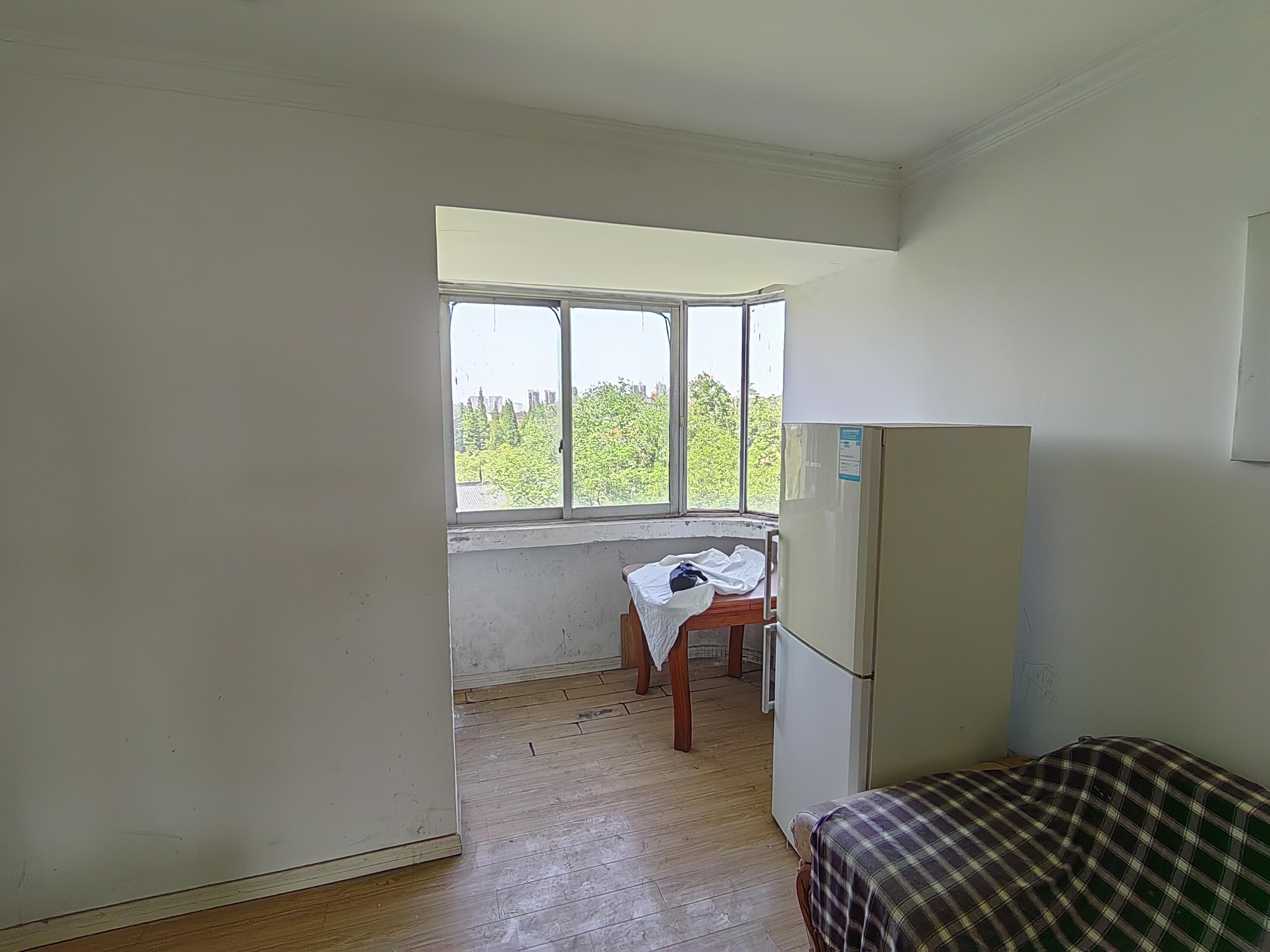 文峰新村 3室2厅1卫 81.60m&sup2;