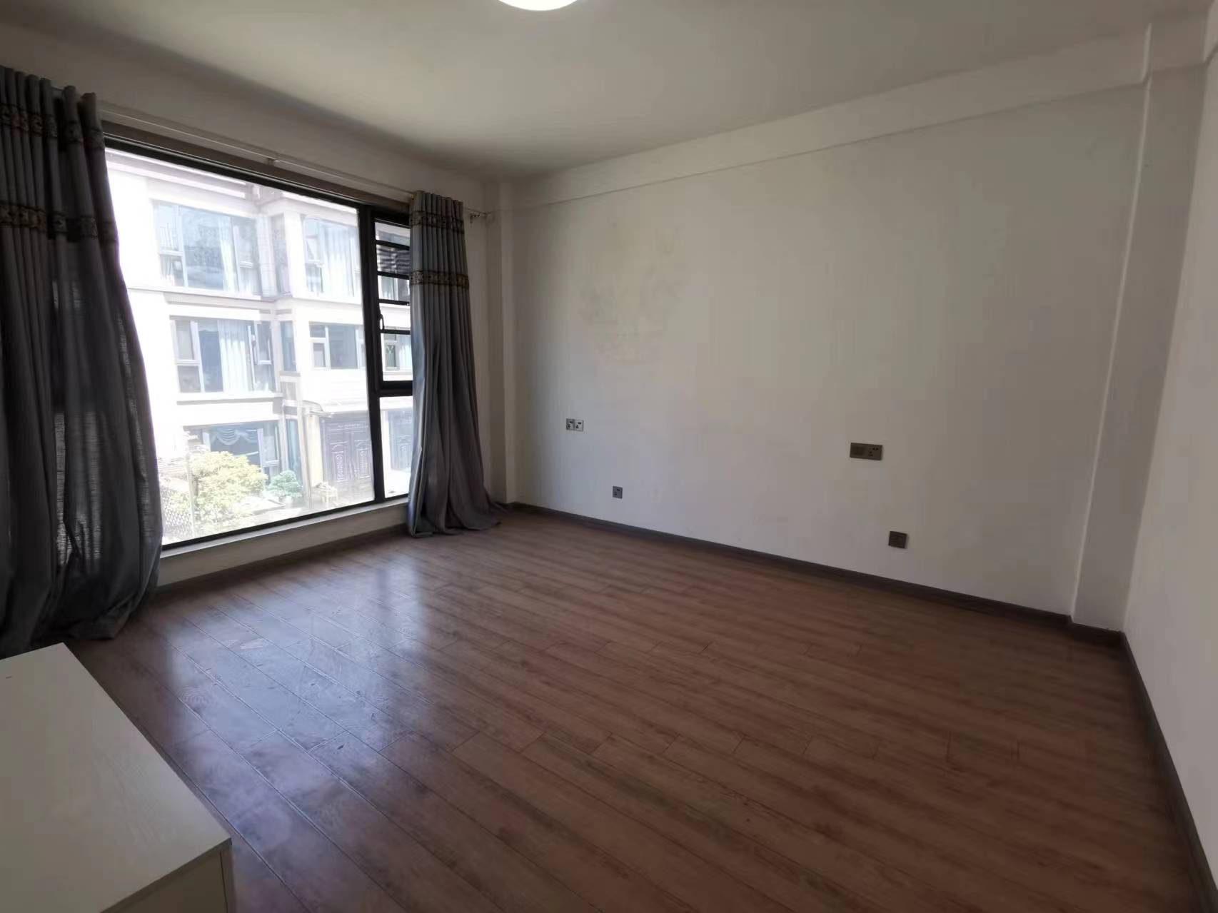 景瑞望府 5室2厅2卫 199m&sup2;