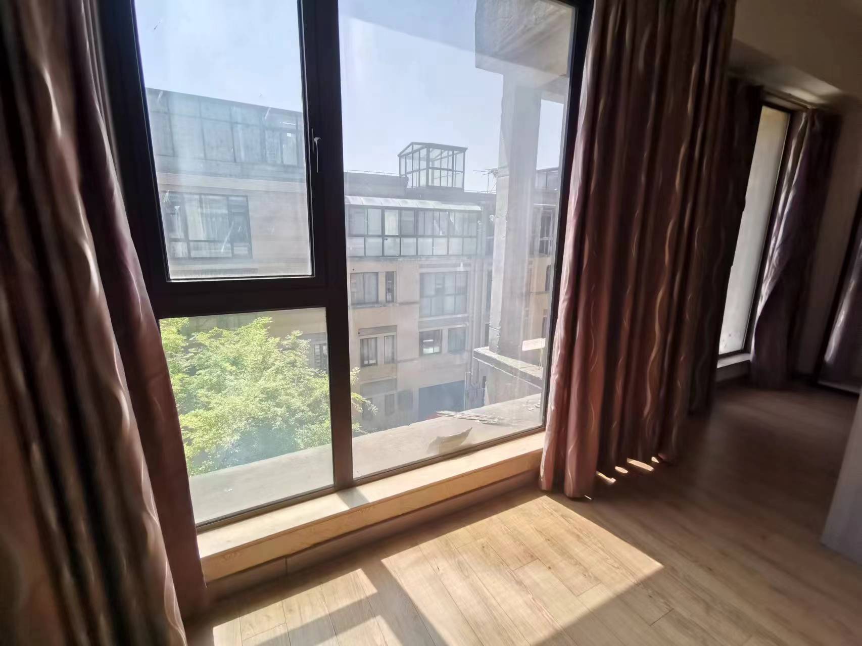 景瑞望府 5室2厅2卫 199m&sup2;