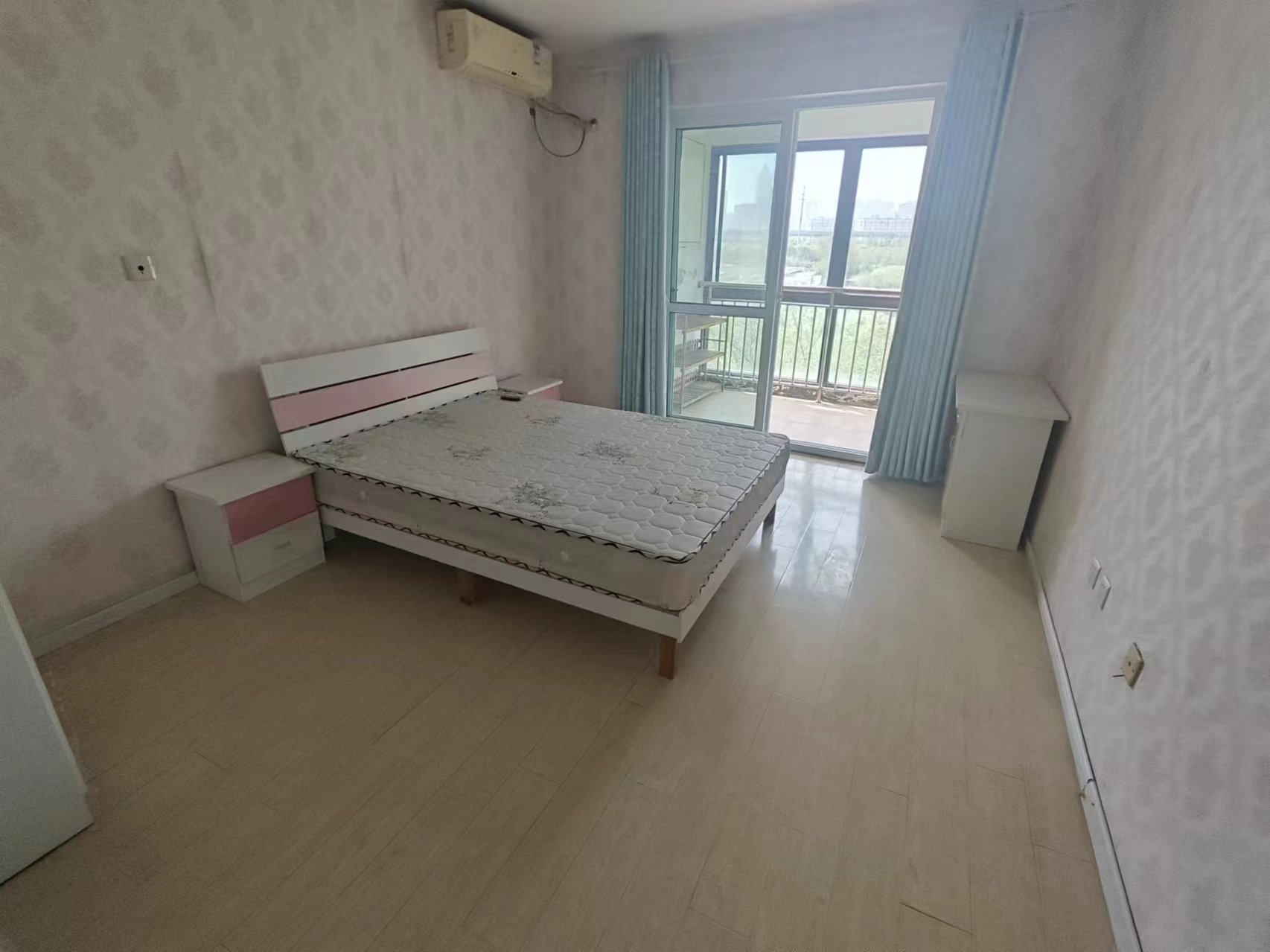 紫东南苑南区 2室1厅1卫 96m&sup2;