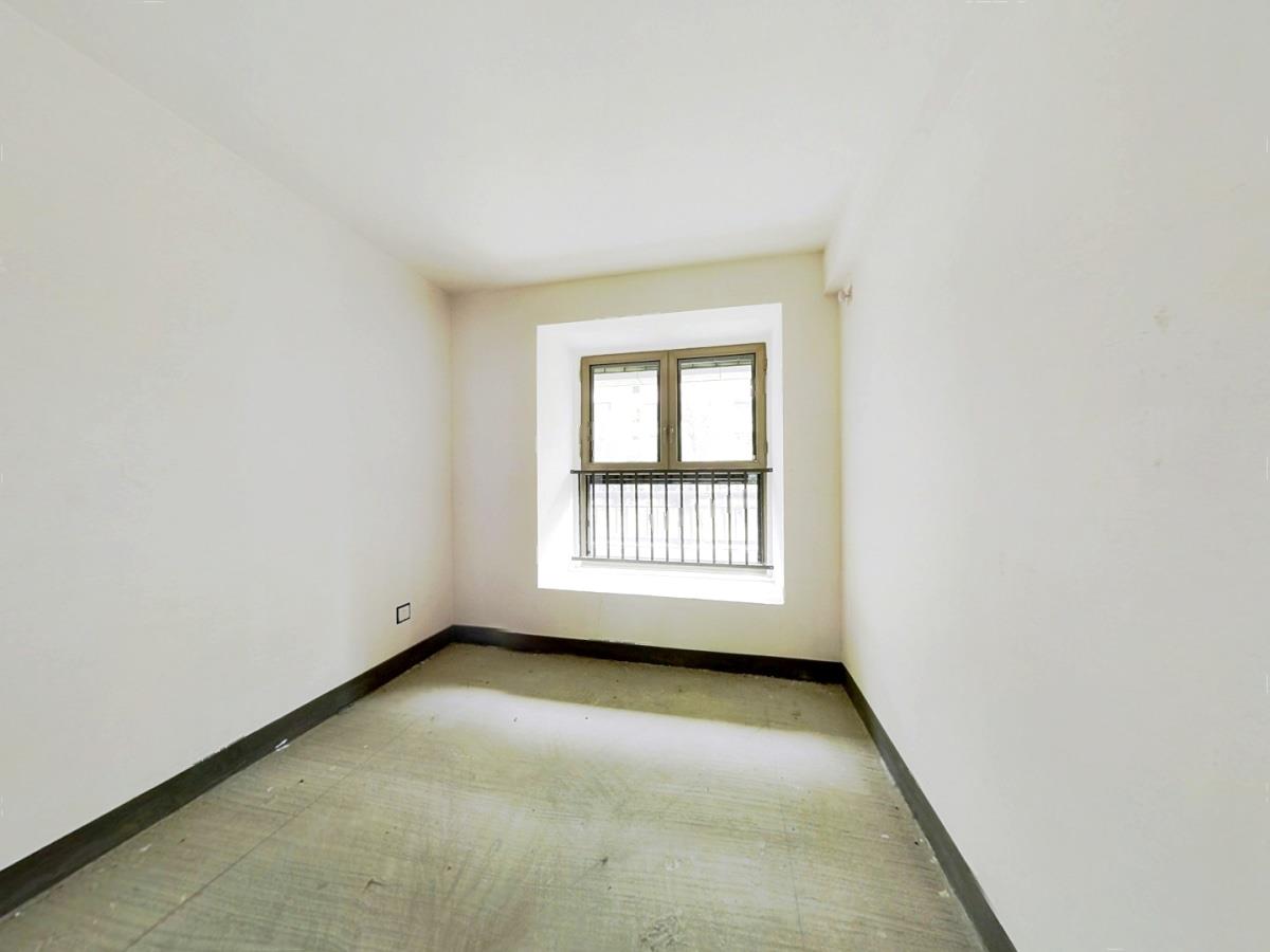 九玺台 4室2厅2卫 197m&sup2;