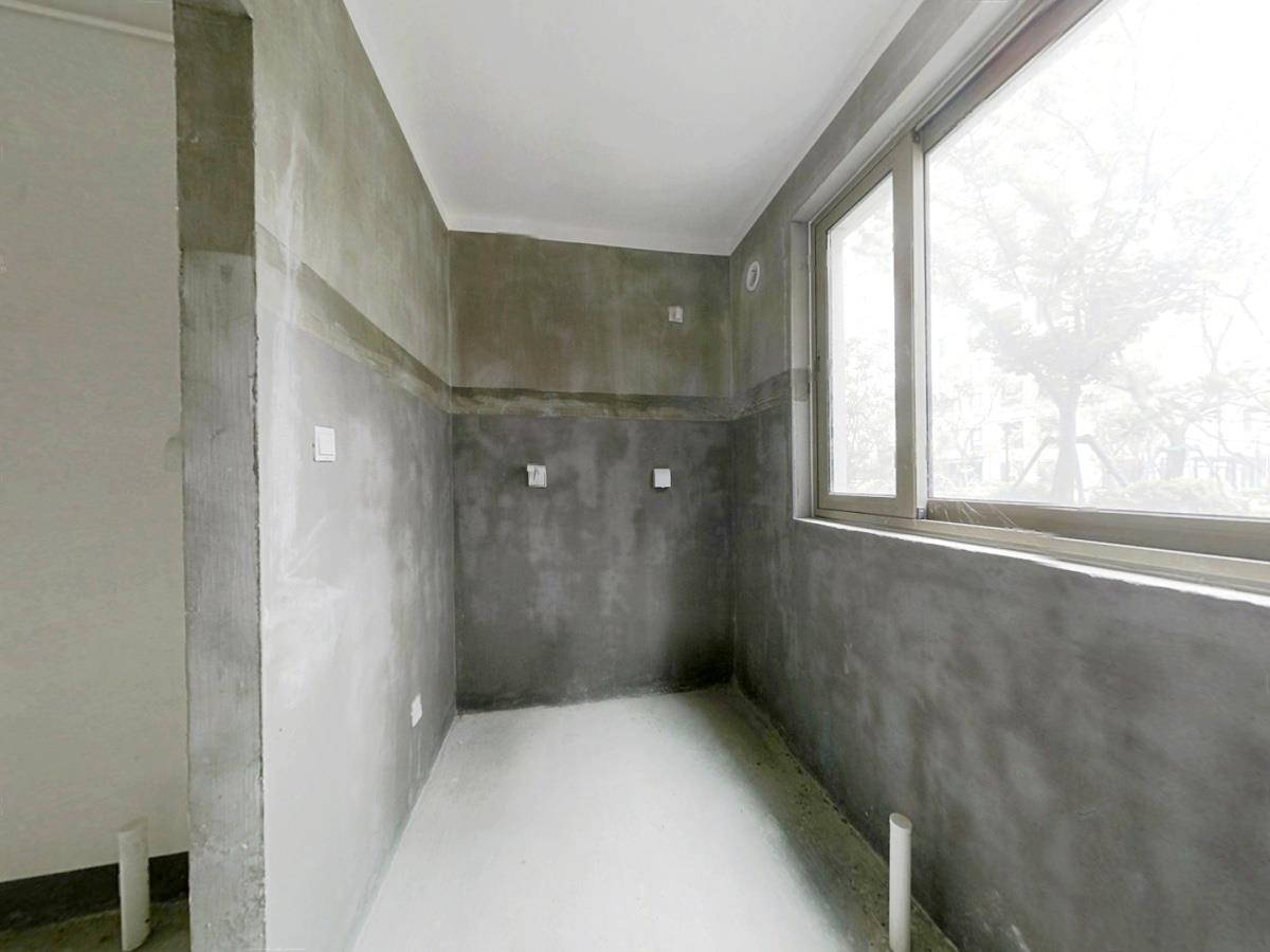 九玺台 4室2厅2卫 197m&sup2;