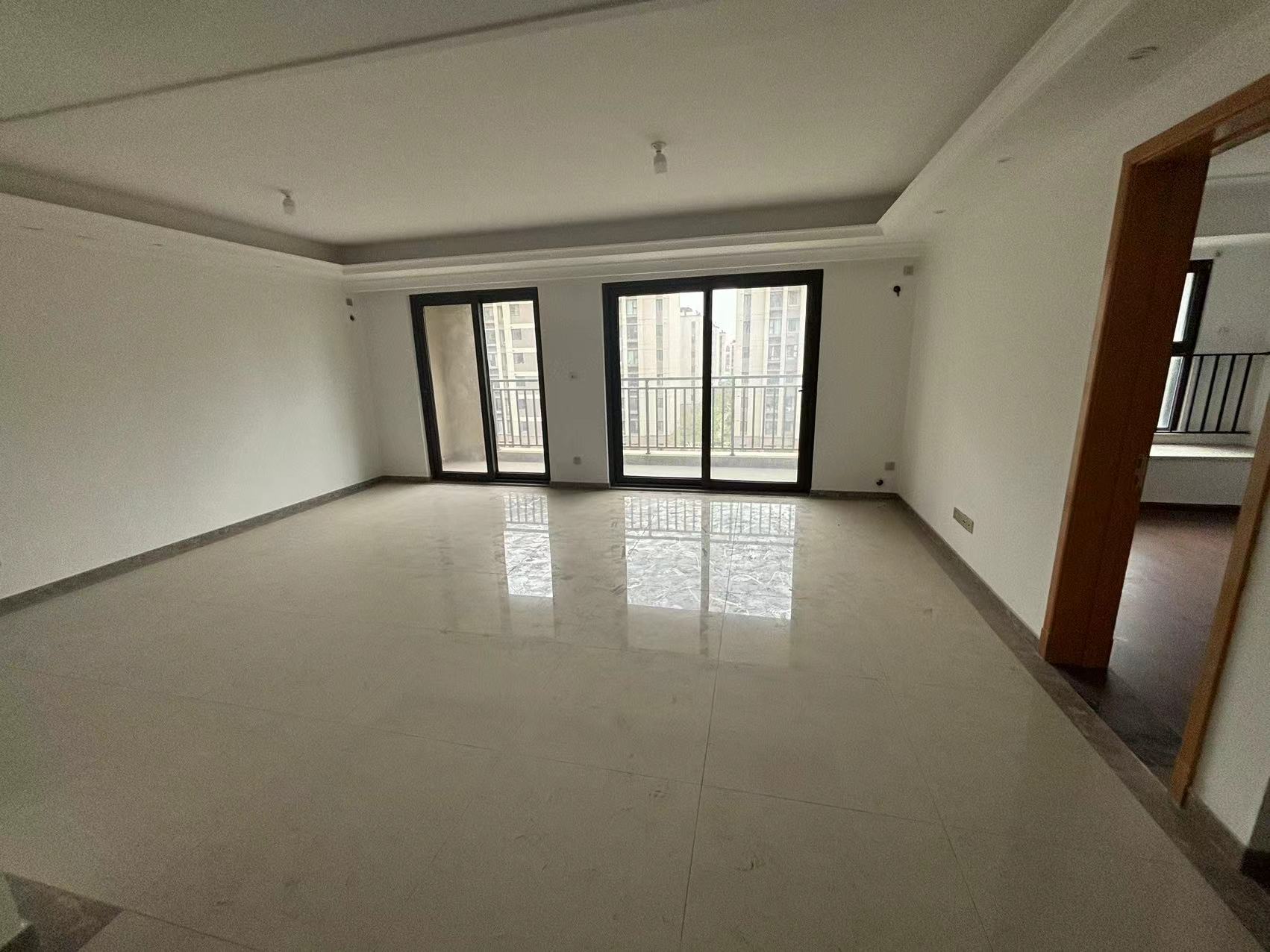 富力院士廷 3室2厅2卫 136.11m&sup2;