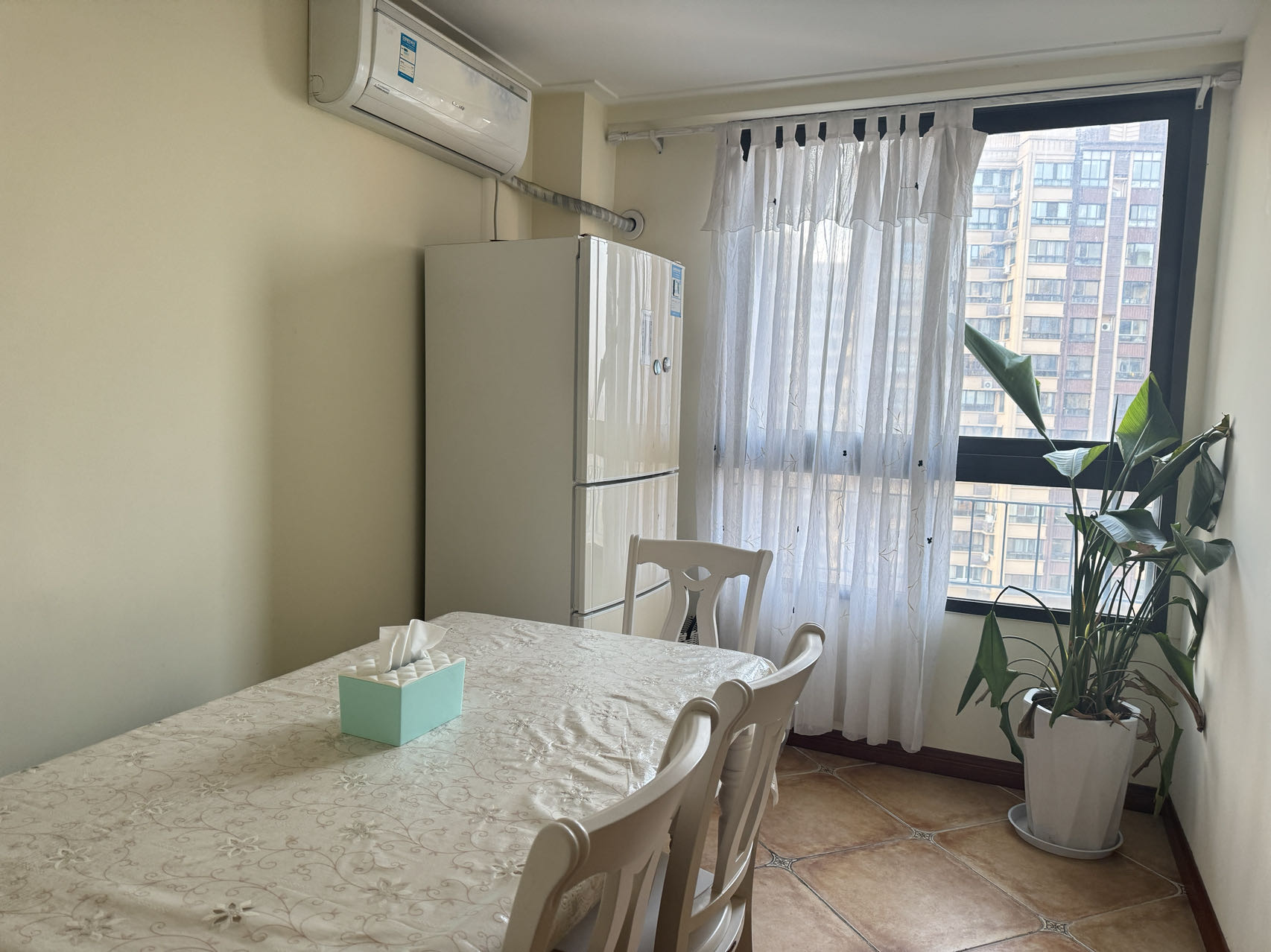 保利香槟国际 4室2厅2卫 136.00m&sup2;