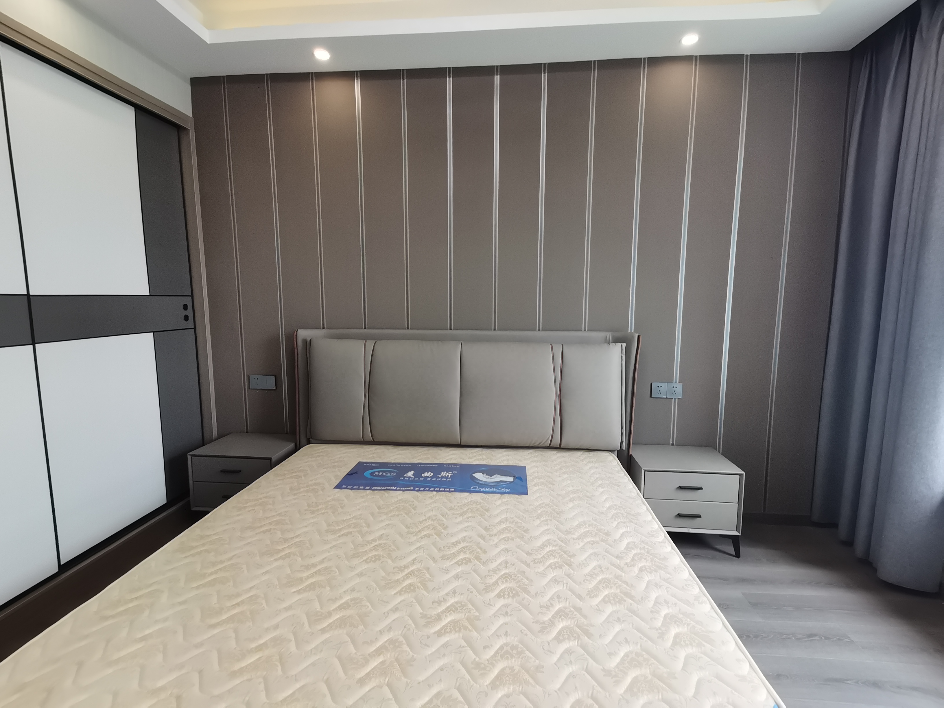 泰山公寓 4室2厅2卫 146m&sup2;