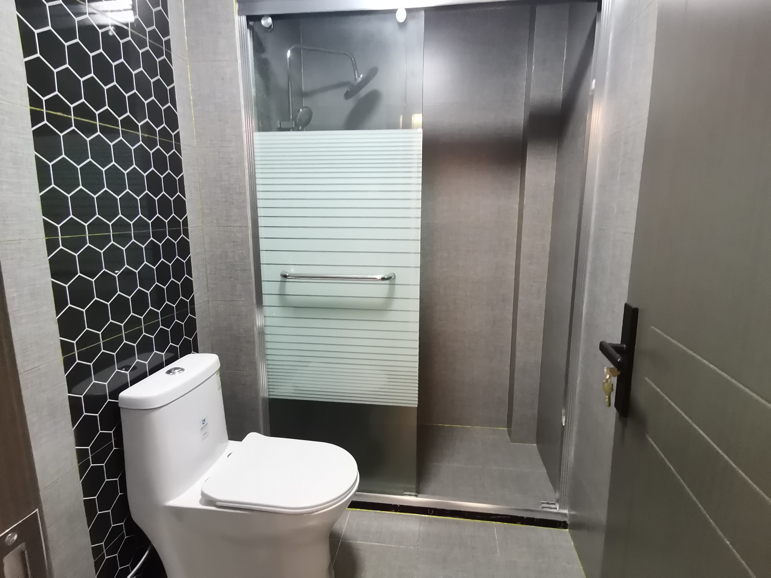 泰山公寓 4室2厅2卫 146m&sup2;