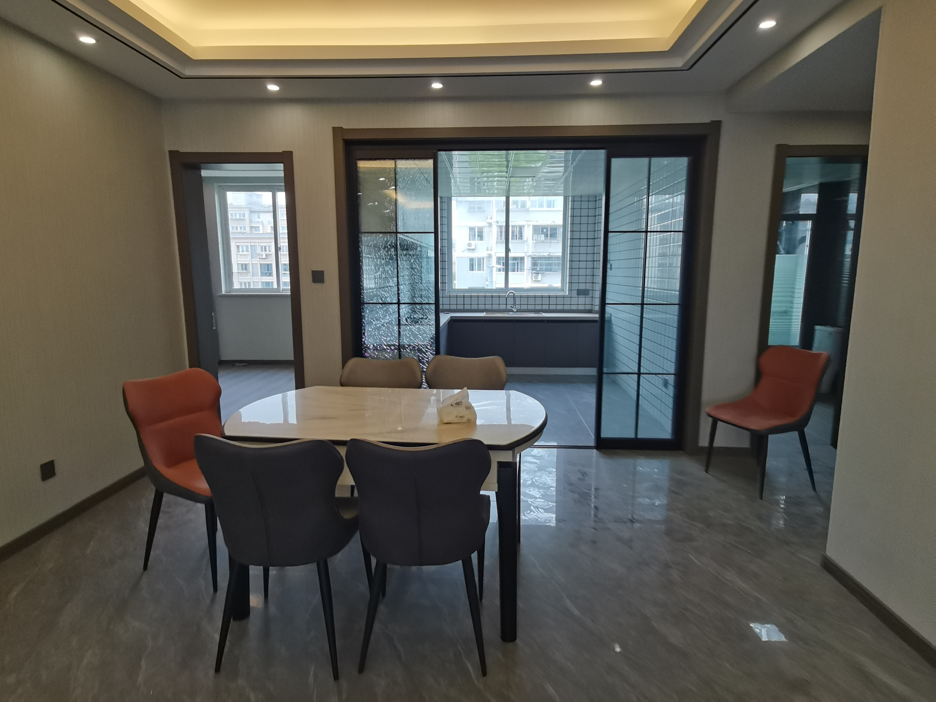 泰山公寓 4室2厅2卫 146m&sup2;