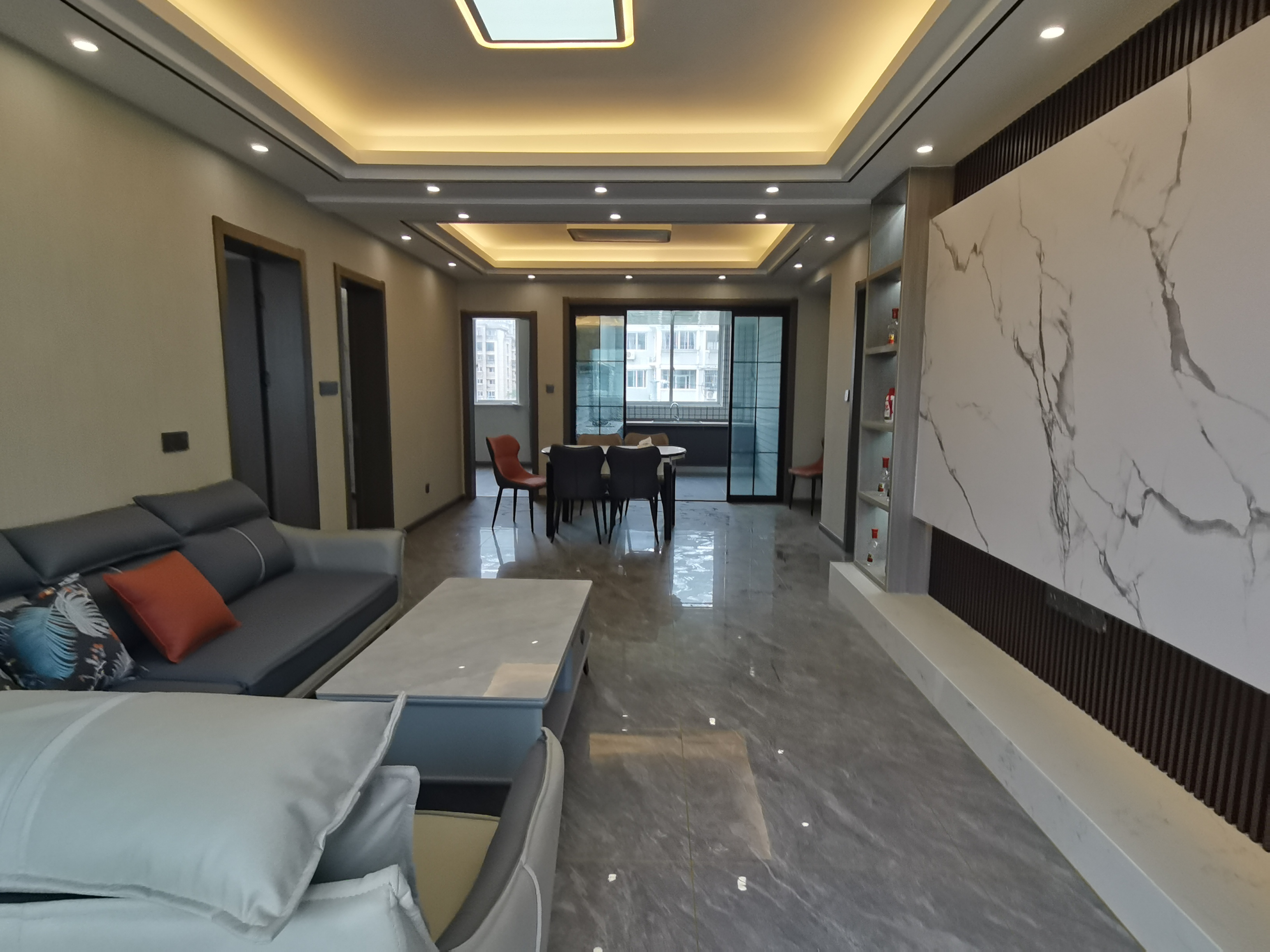 泰山公寓 4室2厅2卫 146m&sup2;
