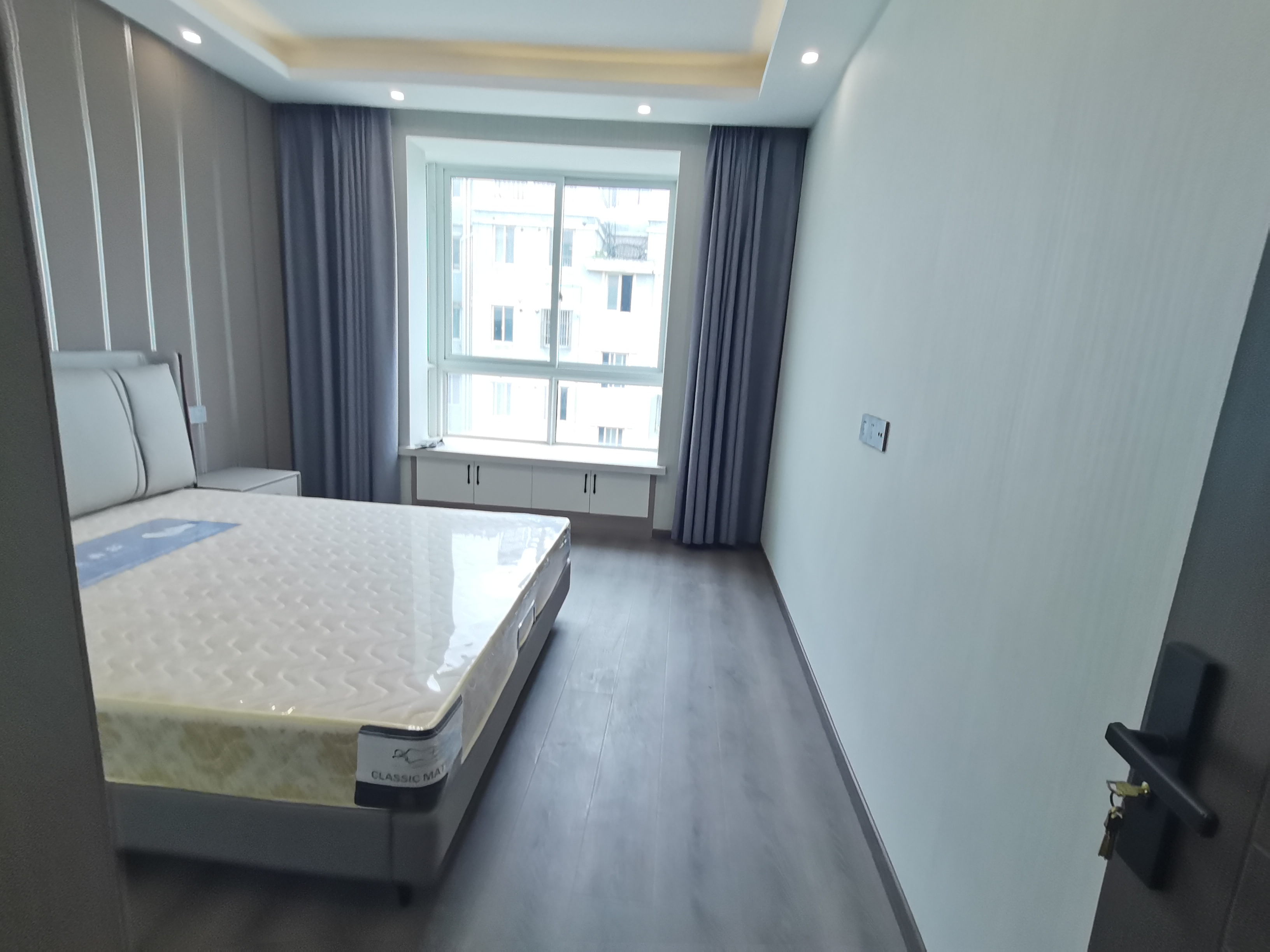 泰山公寓 4室2厅2卫 146m&sup2;