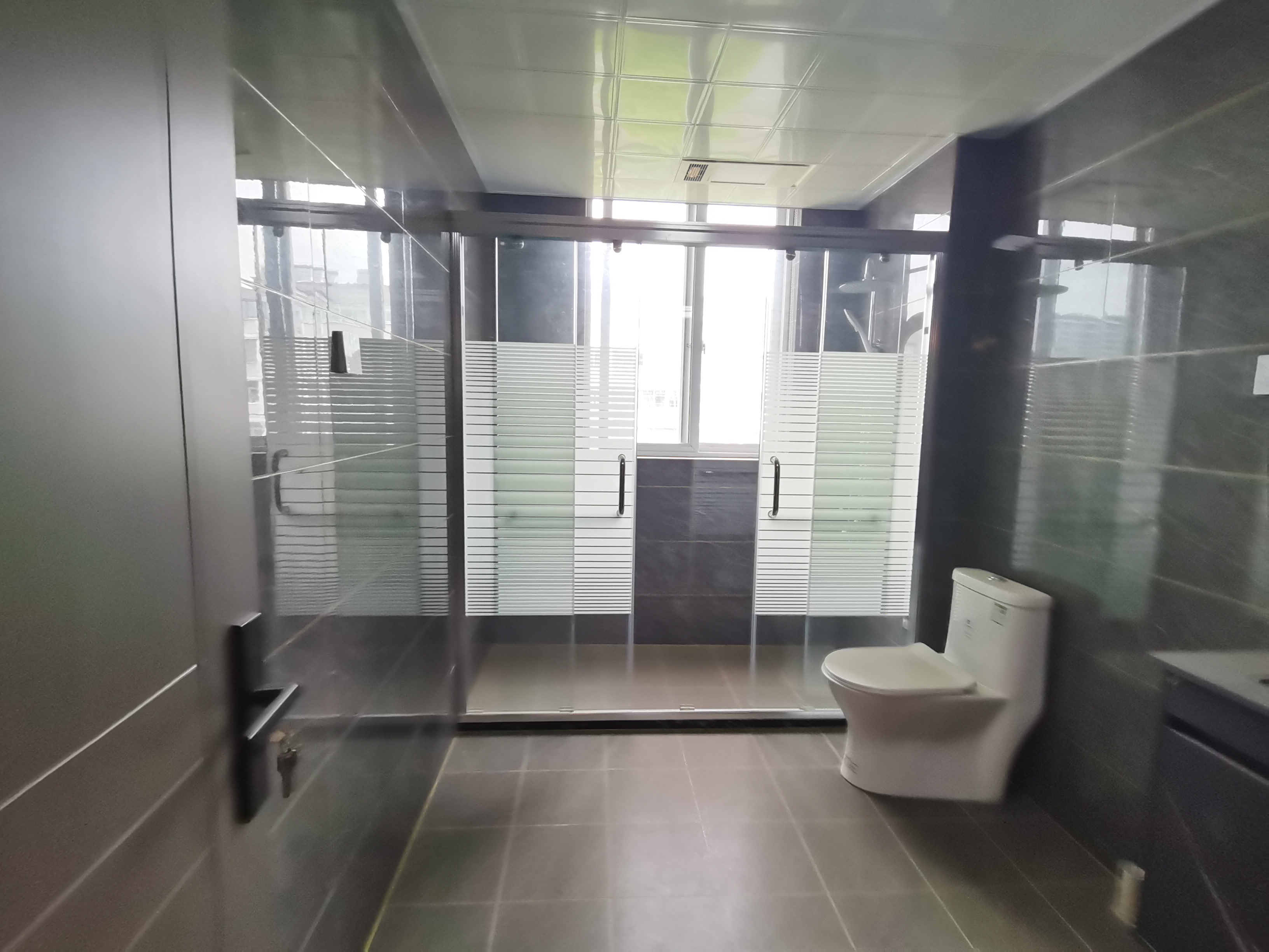 泰山公寓 4室2厅2卫 146m&sup2;