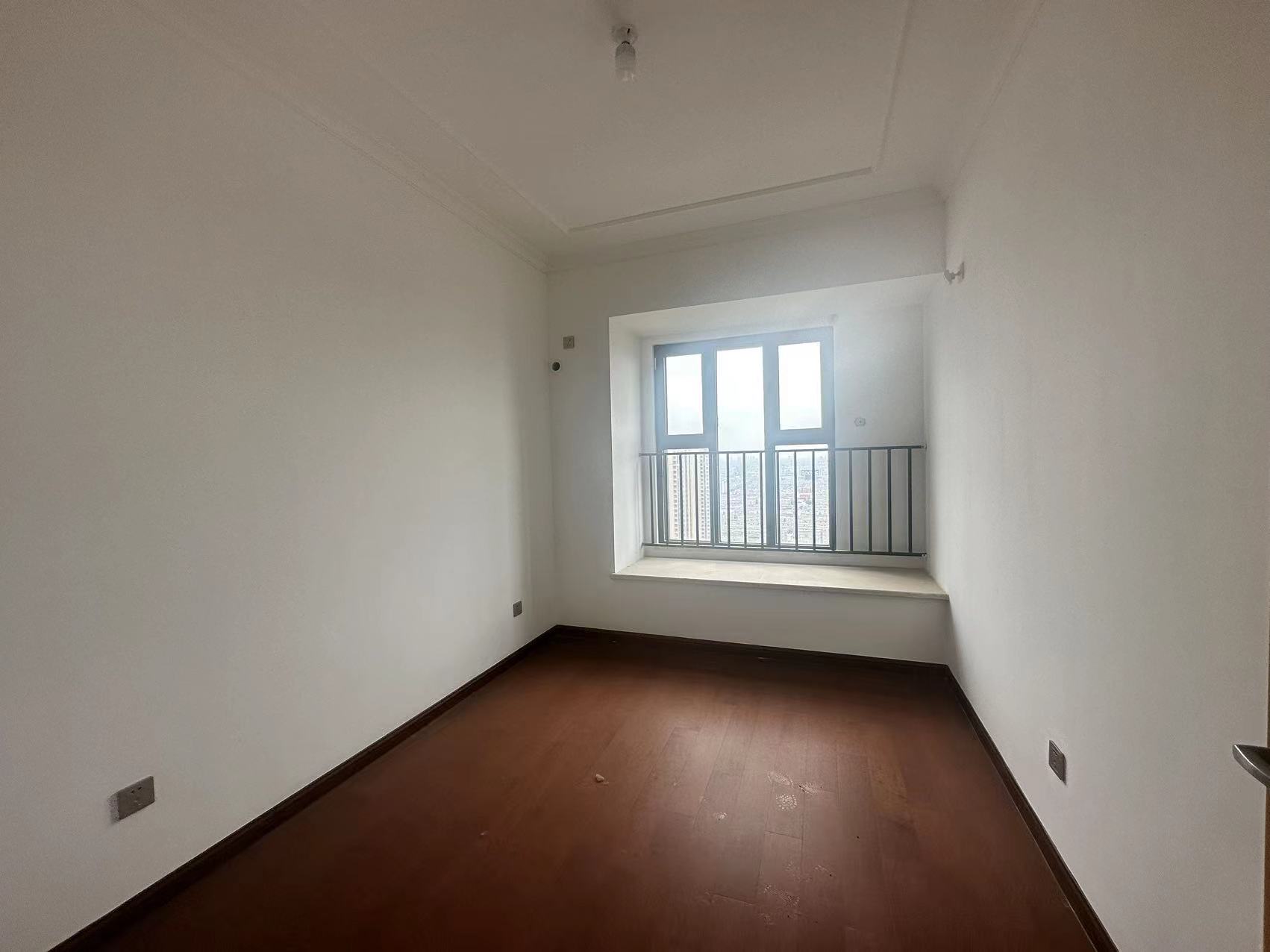 富力院士廷 4室2厅2卫 172m&sup2;