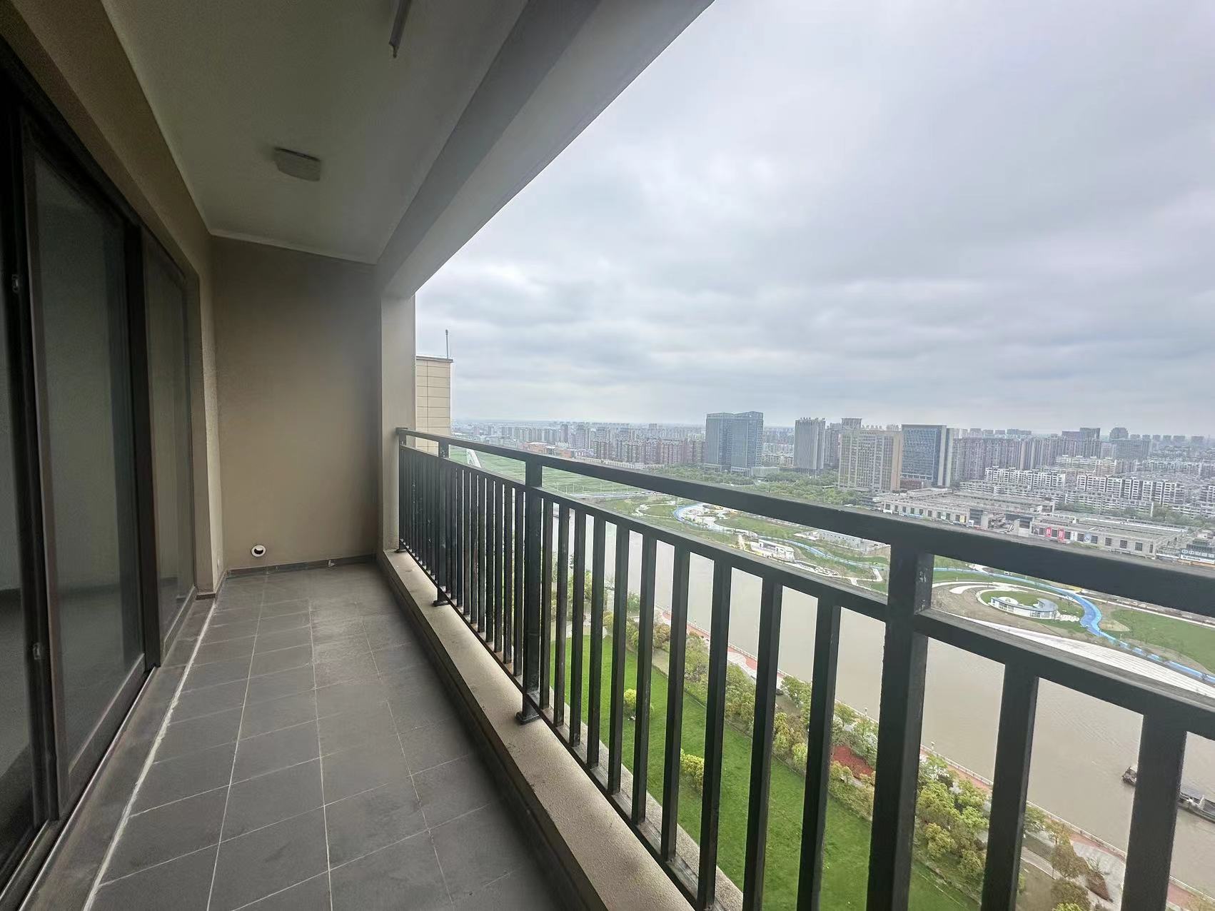 富力院士廷 4室2厅2卫 172m&sup2;