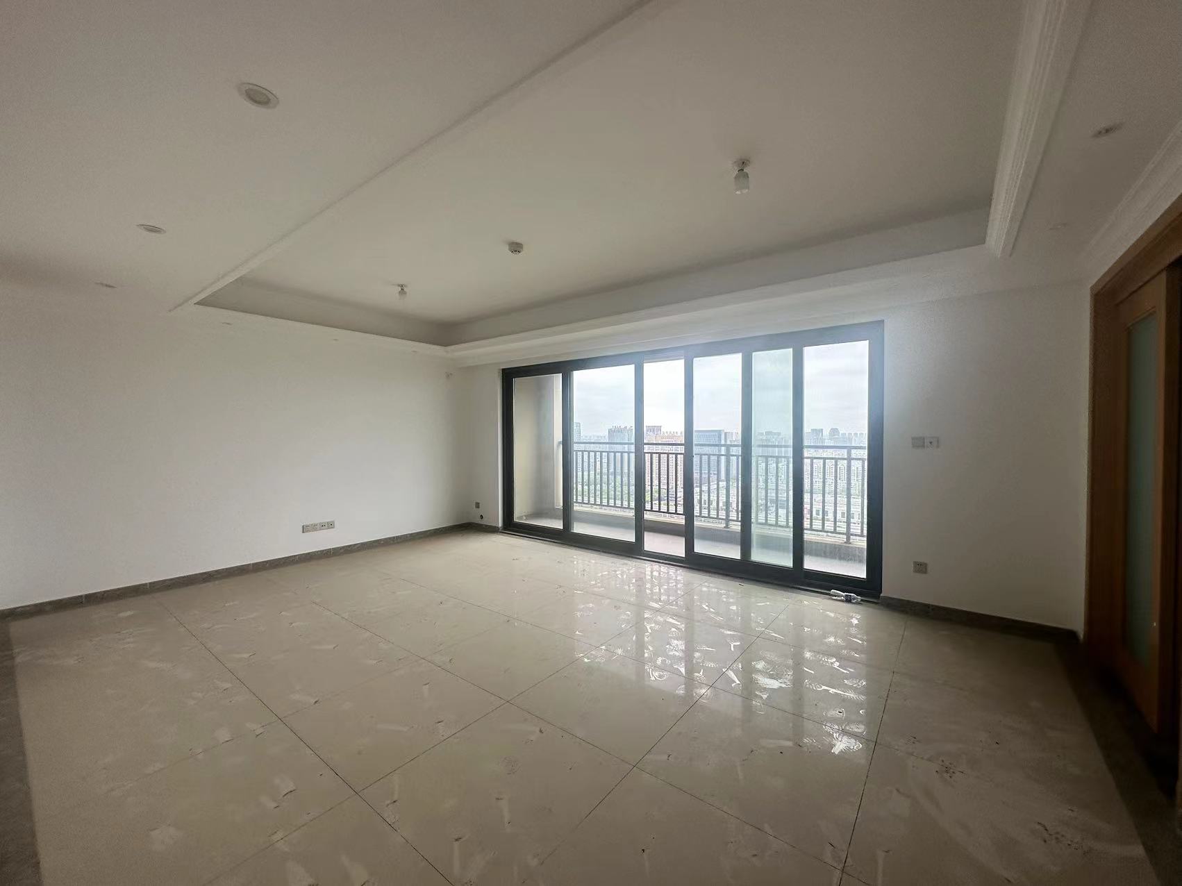 富力院士廷 4室2厅2卫 172m&sup2;