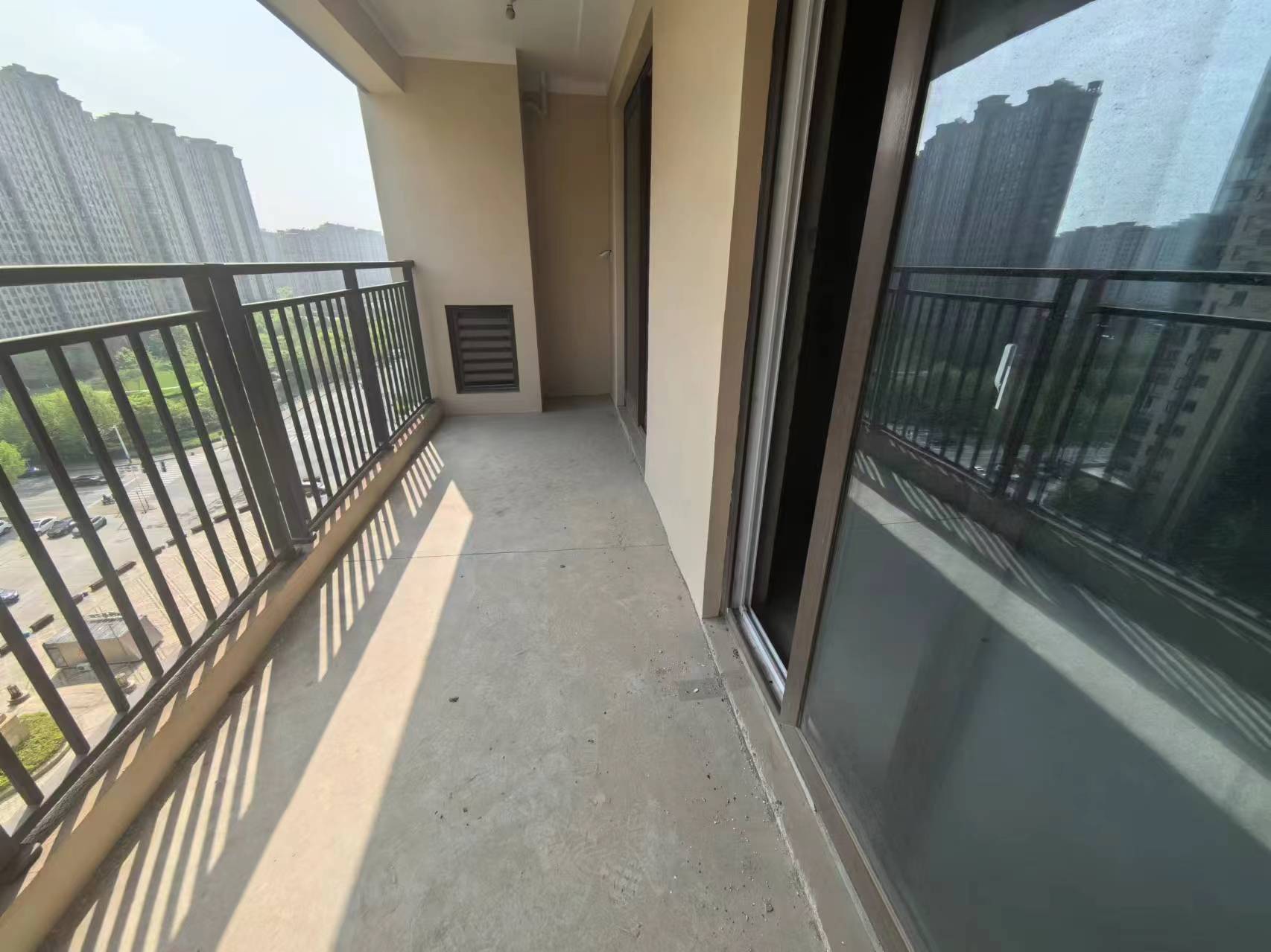 佳源都市 3室2厅2卫 114m&sup2;