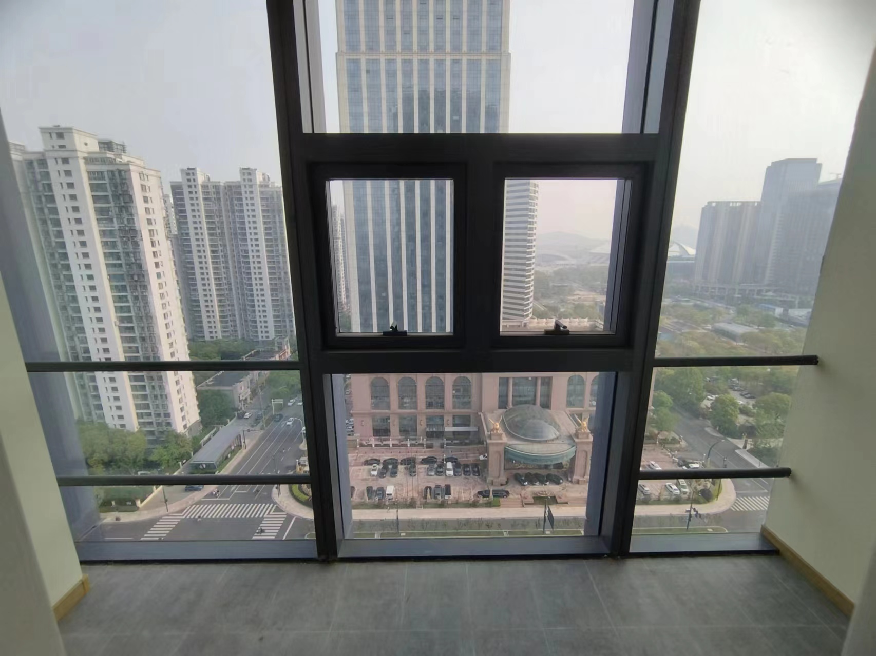 凤凰文化广场 2室2厅1卫 117m&sup2;