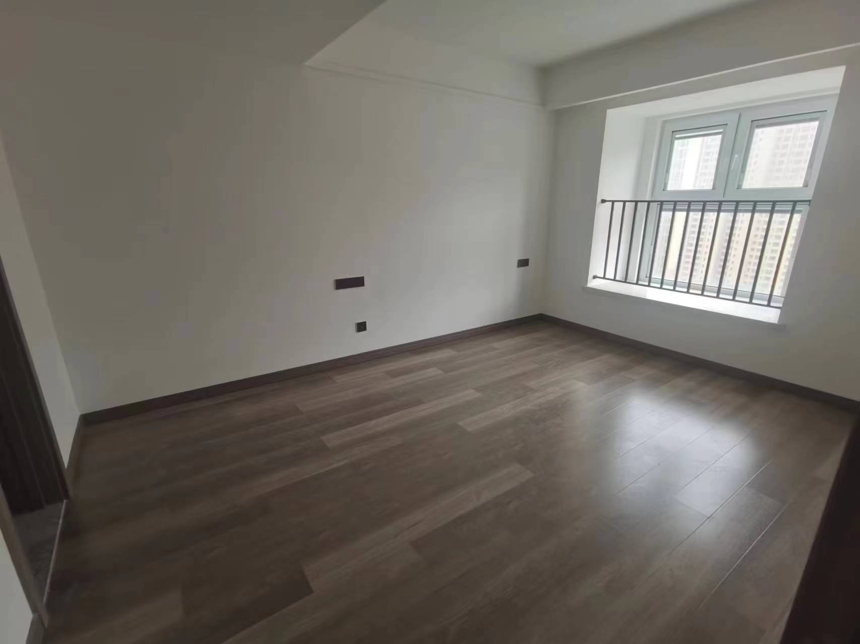 世茂云锦（九龙庭广场） 3室2厅2卫 107m&sup2;
