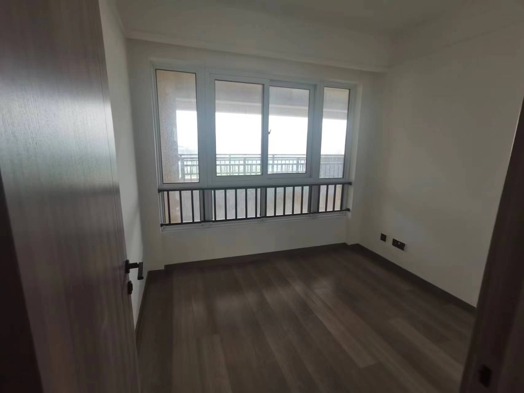 世茂云锦（九龙庭广场） 3室2厅2卫 107m&sup2;