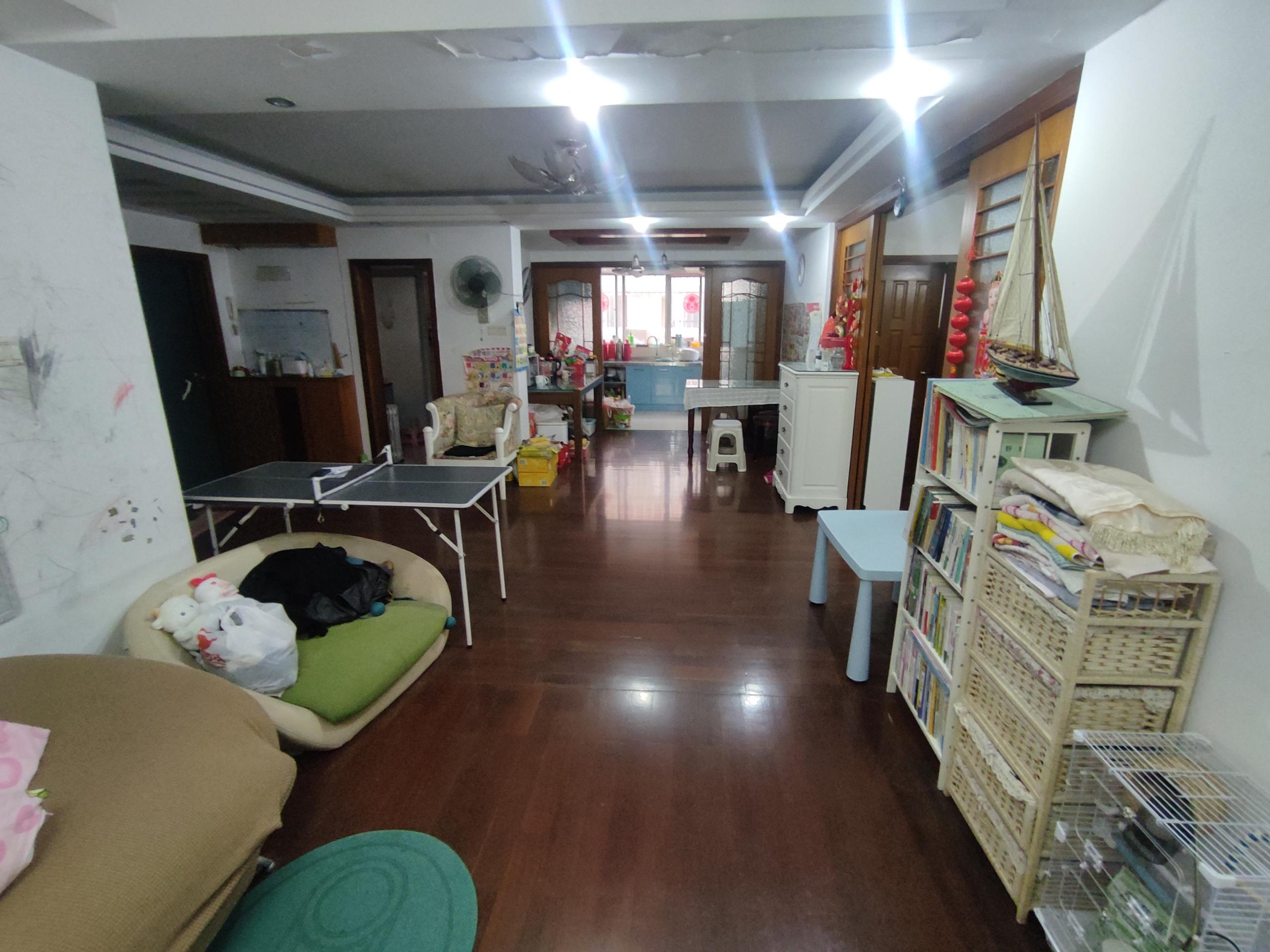 阳光花园 3室2厅1卫 134m²