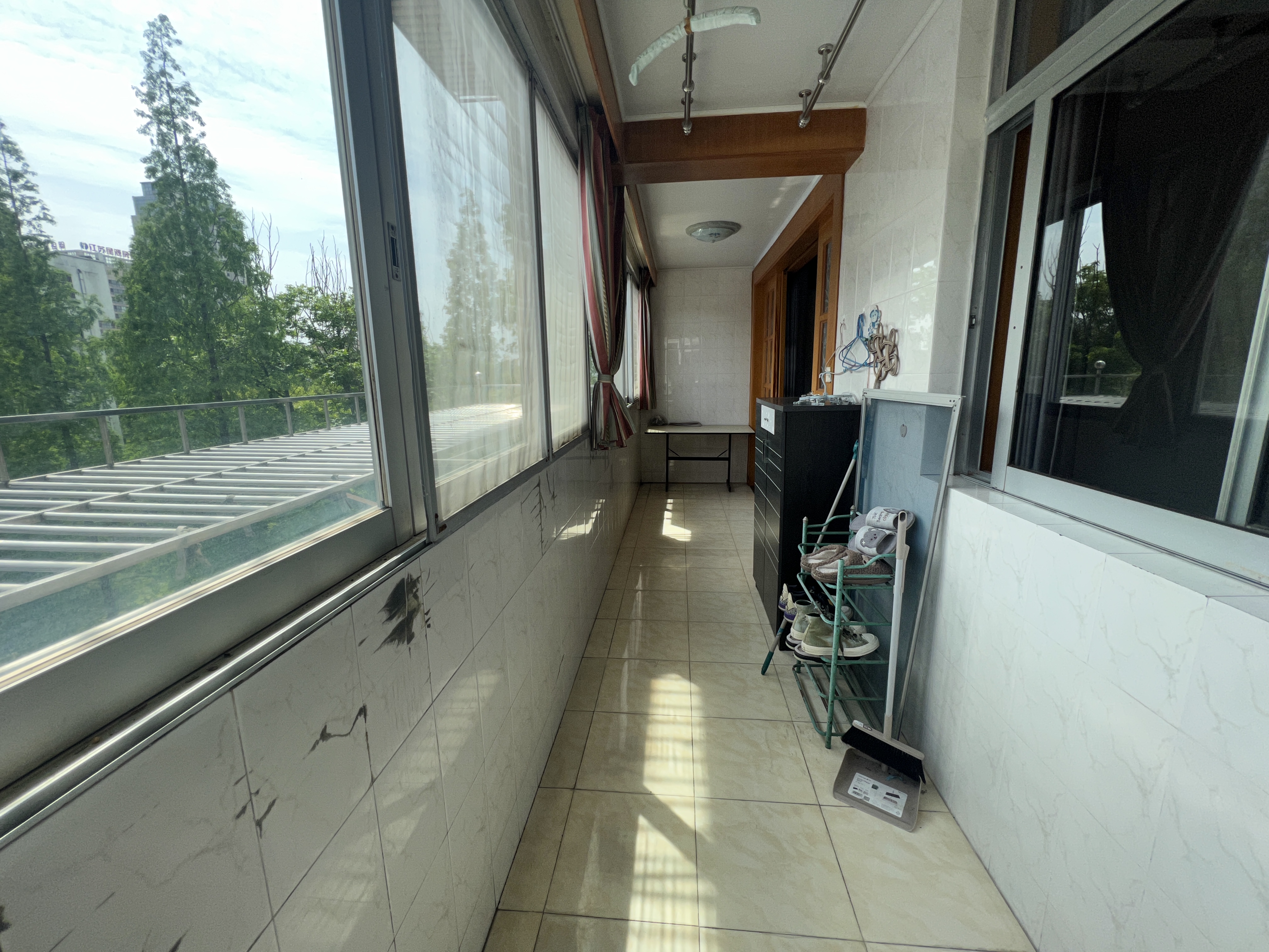 八角亭小区 3室3厅2卫 156.00m&sup2;