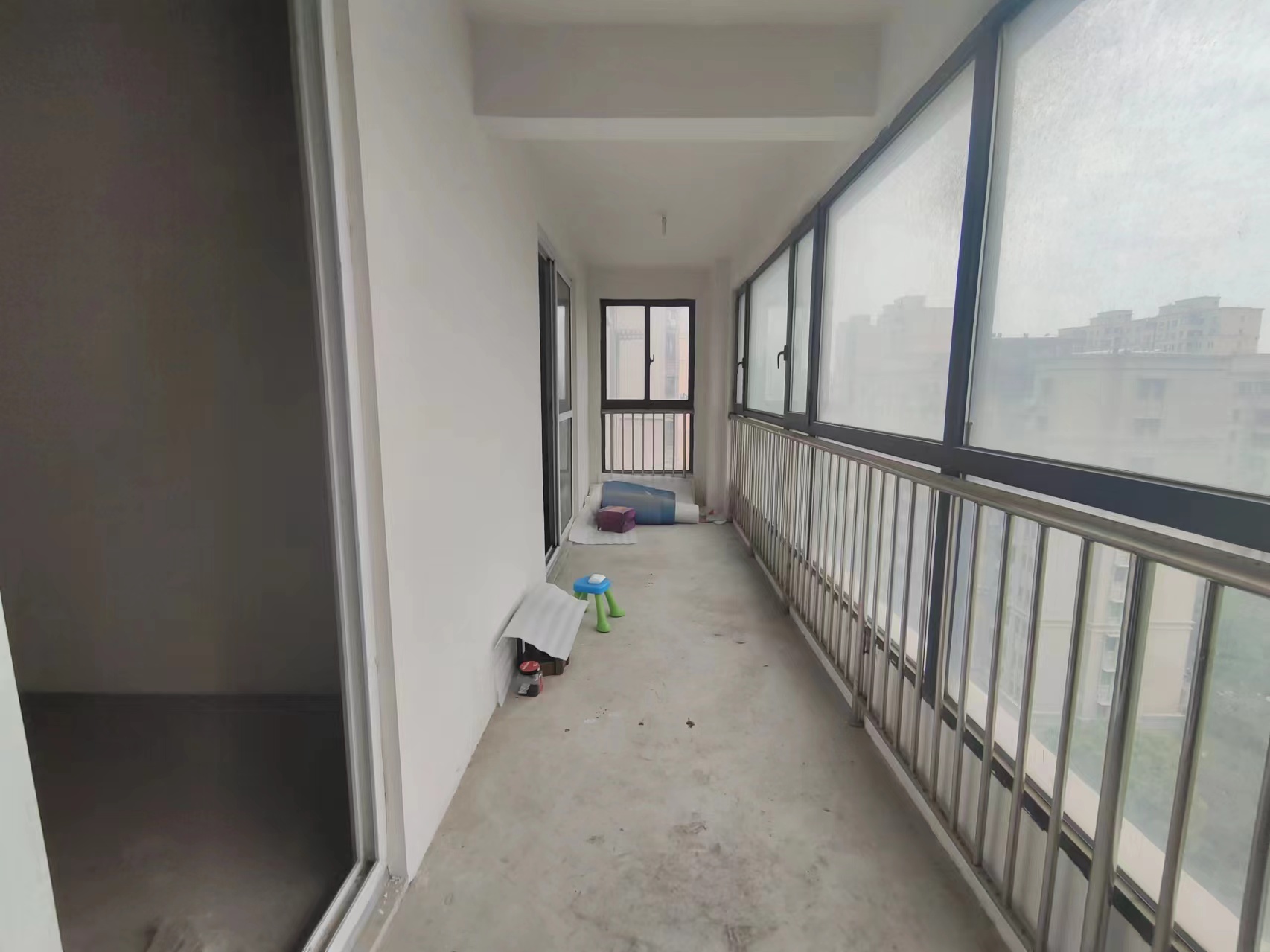 中港城世家 4室2厅2卫 189m&sup2;