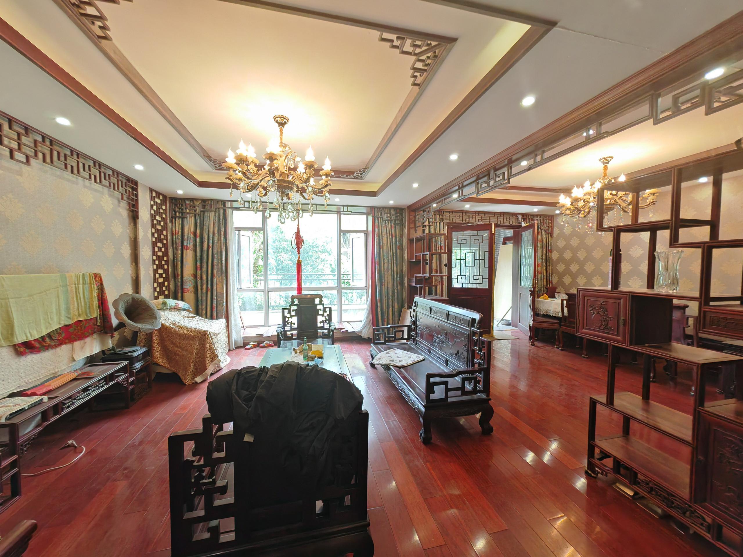 军山花园 4室2厅2卫 240m&sup2;
