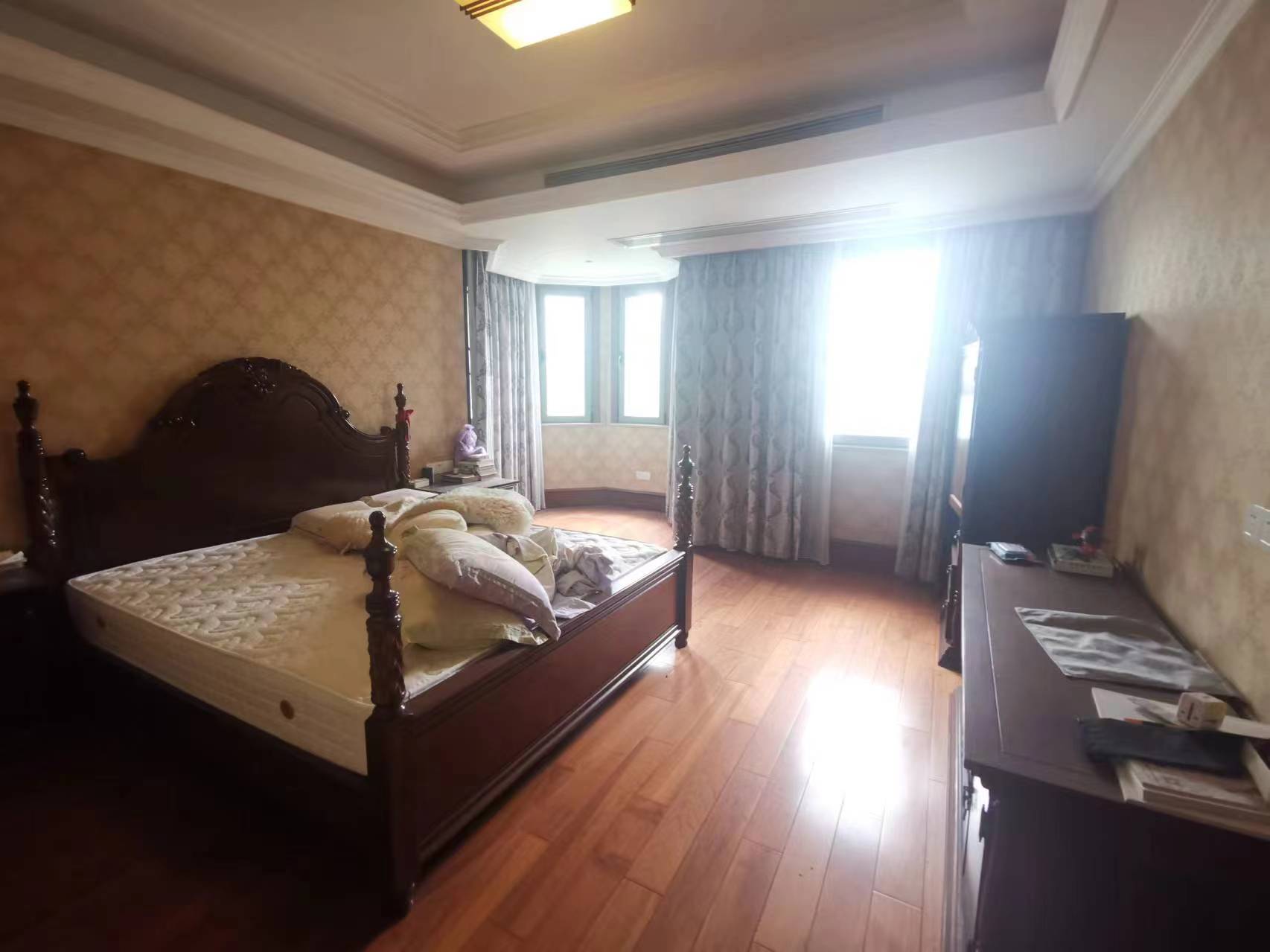 优山美地花园南区 5室2厅2卫 260m&sup2;