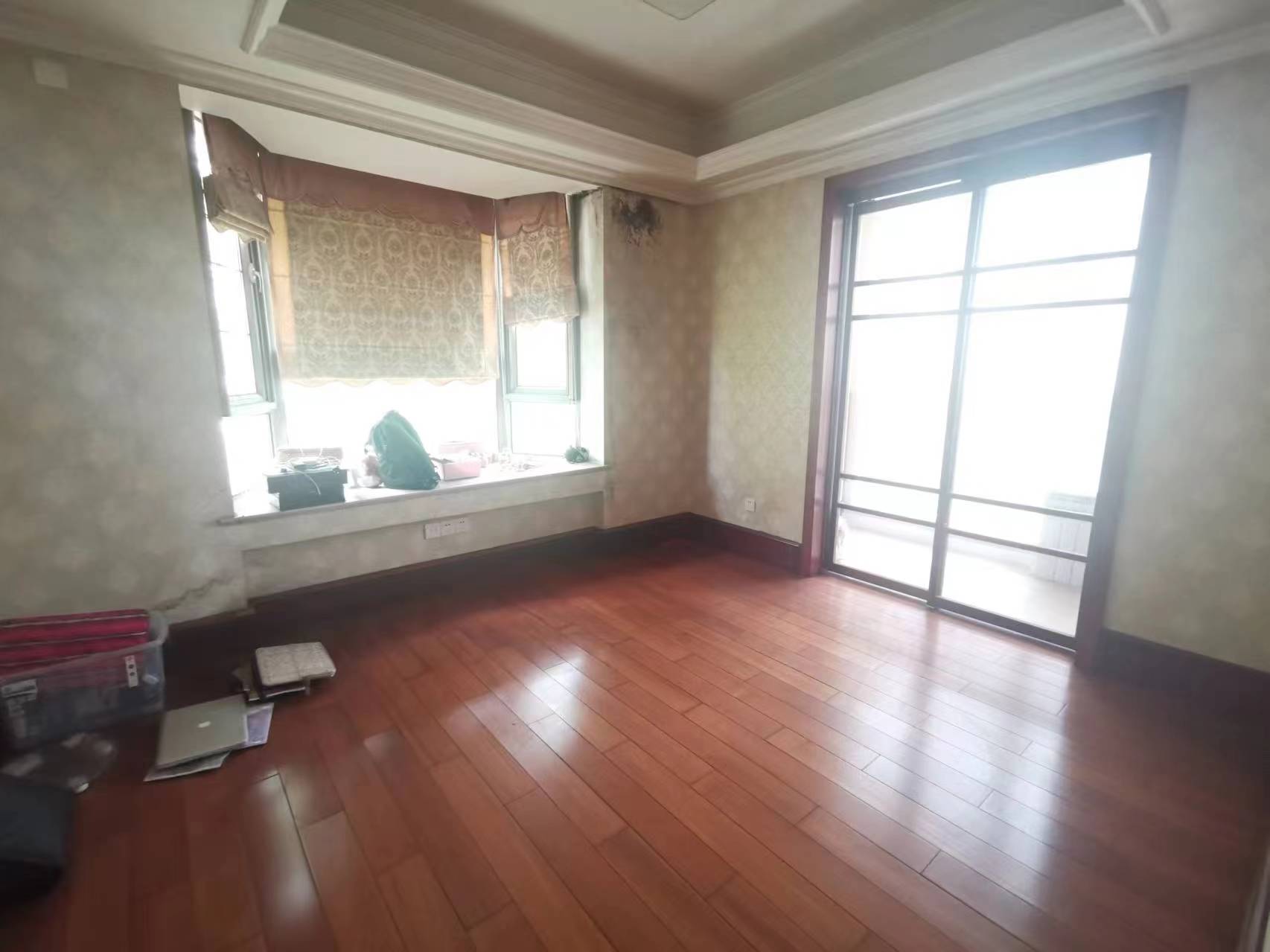 优山美地花园南区 5室2厅2卫 260m&sup2;