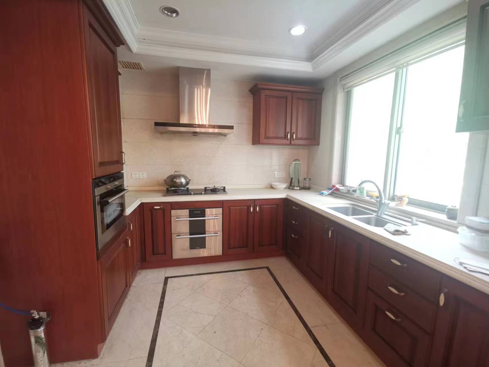 优山美地花园南区 5室2厅2卫 260m&sup2;