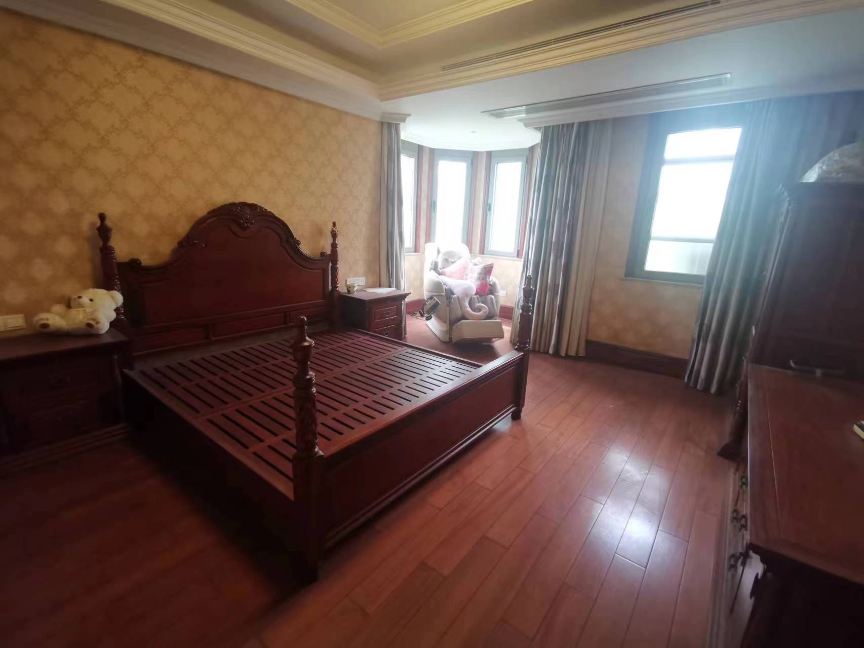 优山美地花园南区 5室2厅2卫 260m&sup2;