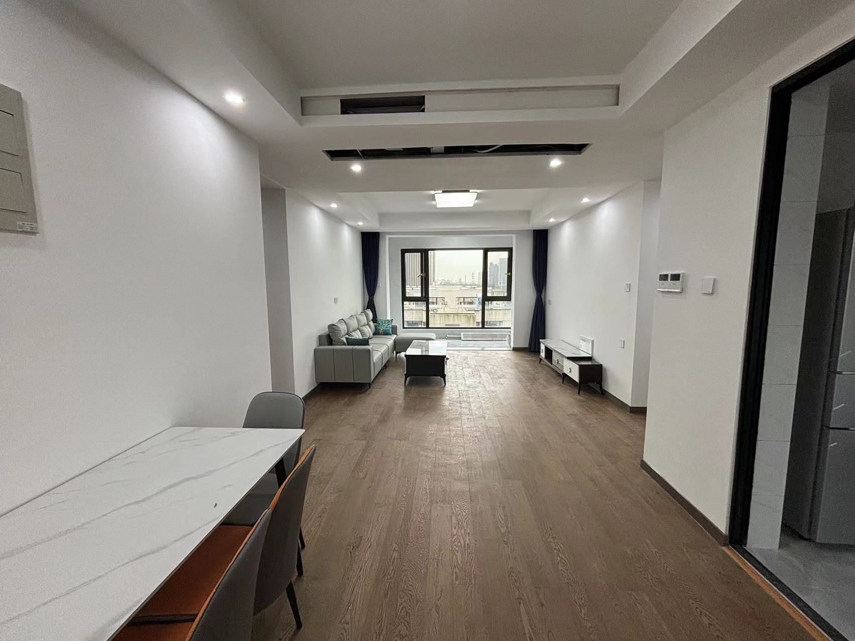 春风南岸西园 5室2厅2卫 140.00m&sup2;