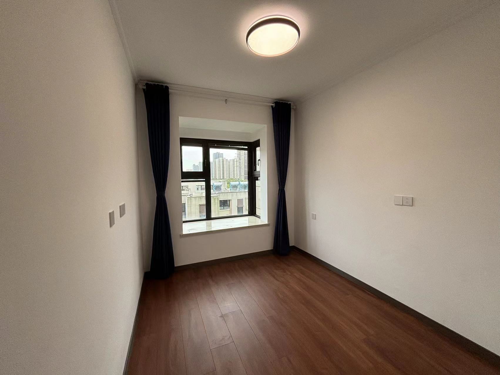 春风南岸西园 5室2厅2卫 140.00m&sup2;