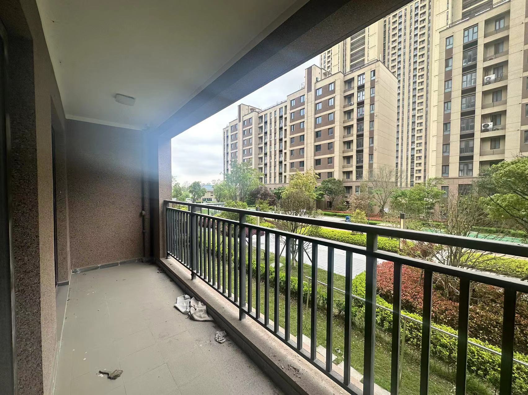 富力院士廷 4室2厅2卫 156m&sup2;