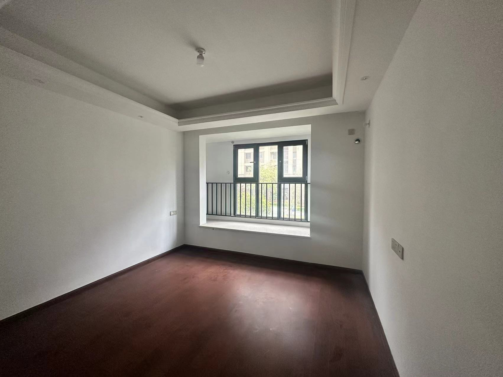 富力院士廷 4室2厅2卫 156m&sup2;