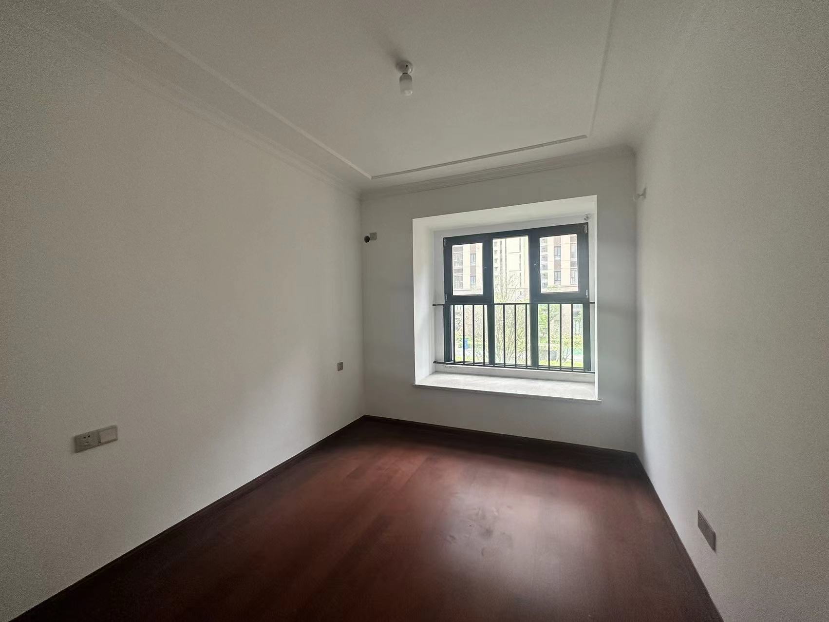 富力院士廷 4室2厅2卫 156m&sup2;