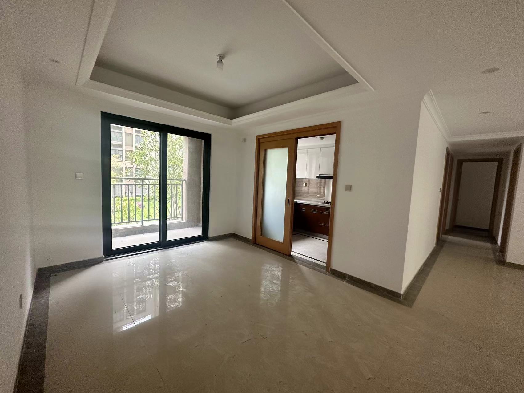 富力院士廷 4室2厅2卫 156m&sup2;