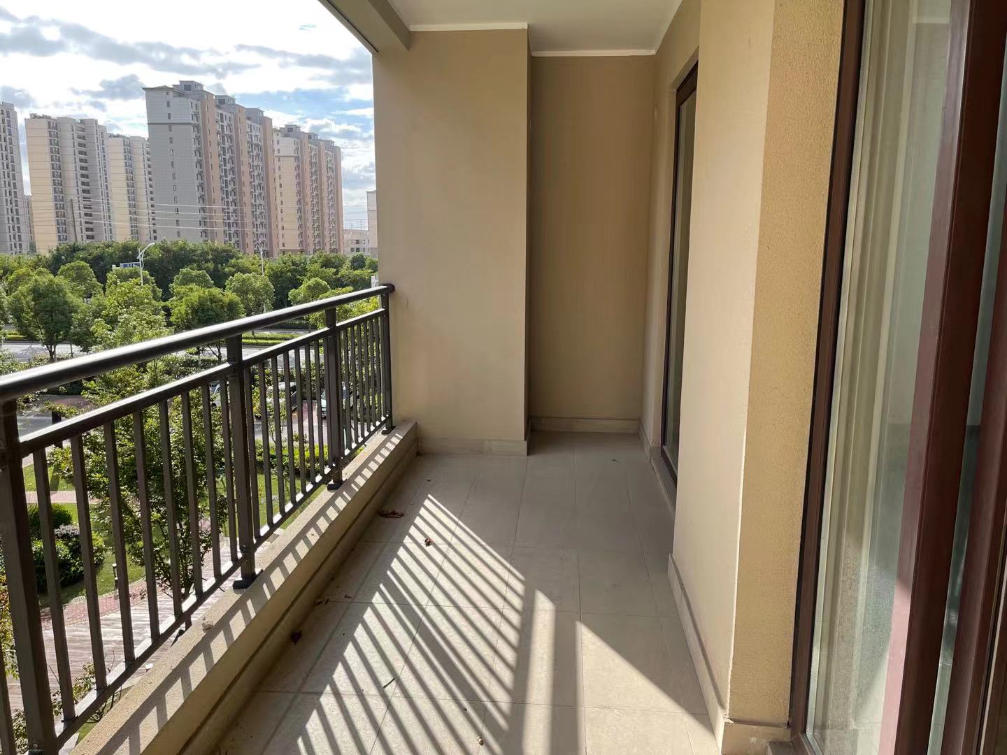 卓越万科新都会 3室2厅1卫 101m&sup2;