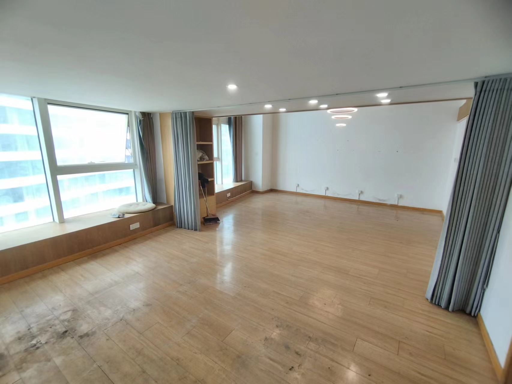 中南世纪城北区 2室1厅2卫 198m&sup2;
