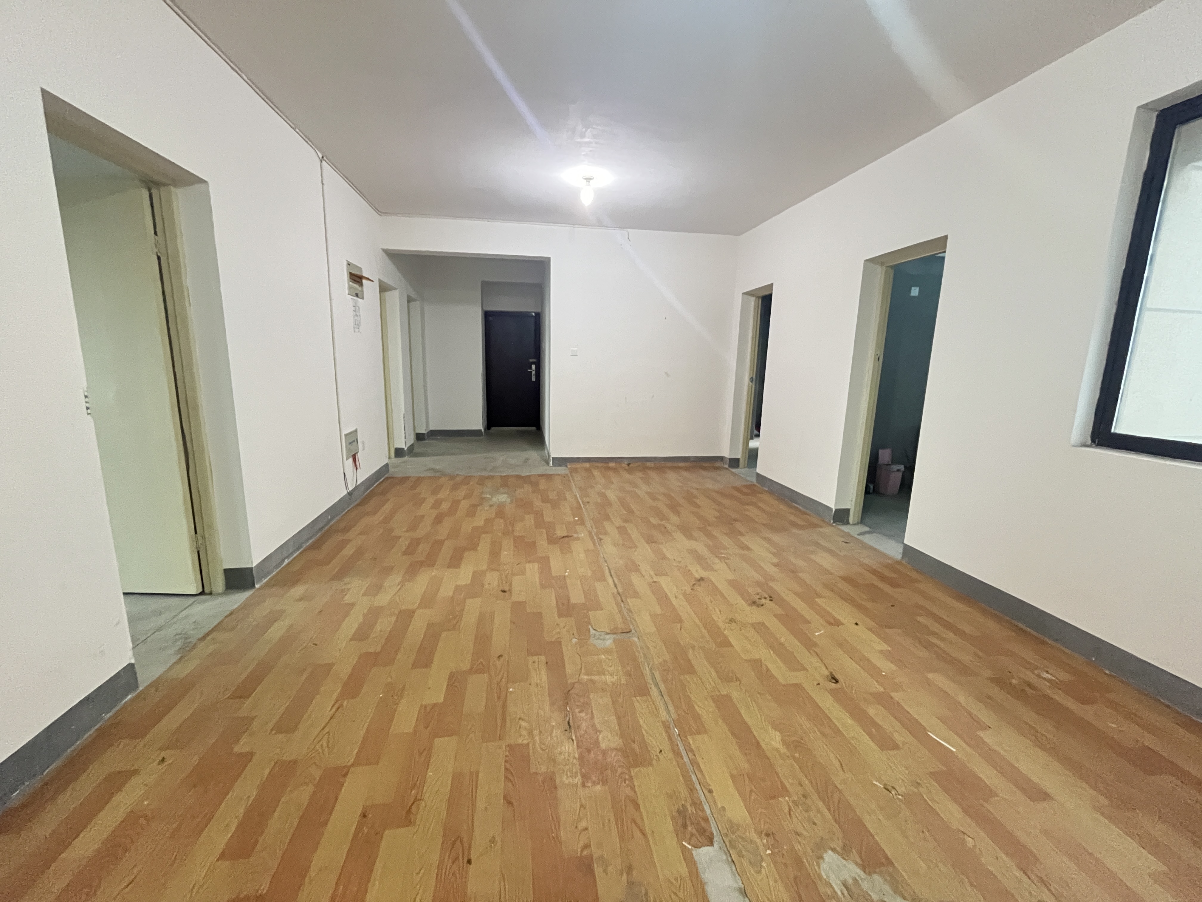 紫东南苑南区 3室1厅1卫 131.00m²