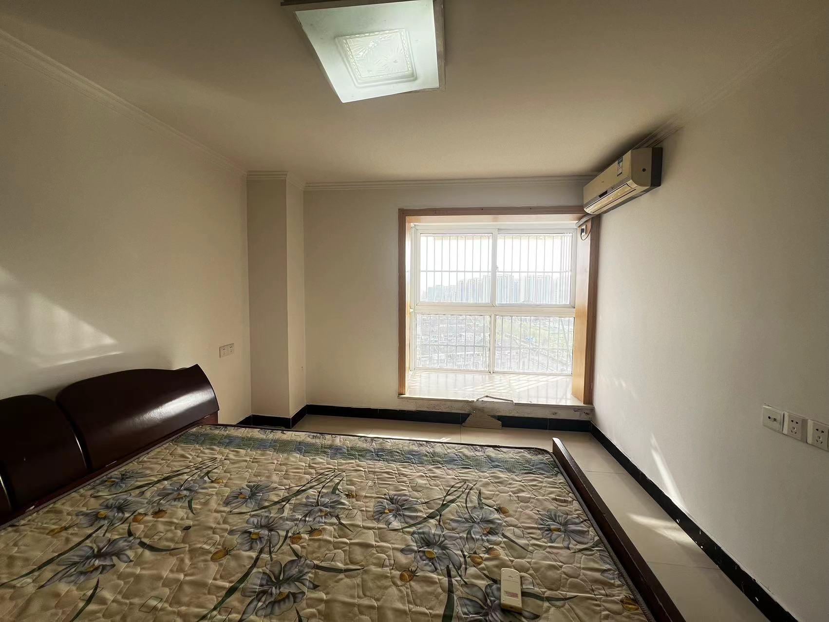 永和佳苑北区 4室2厅2卫 80m&sup2;