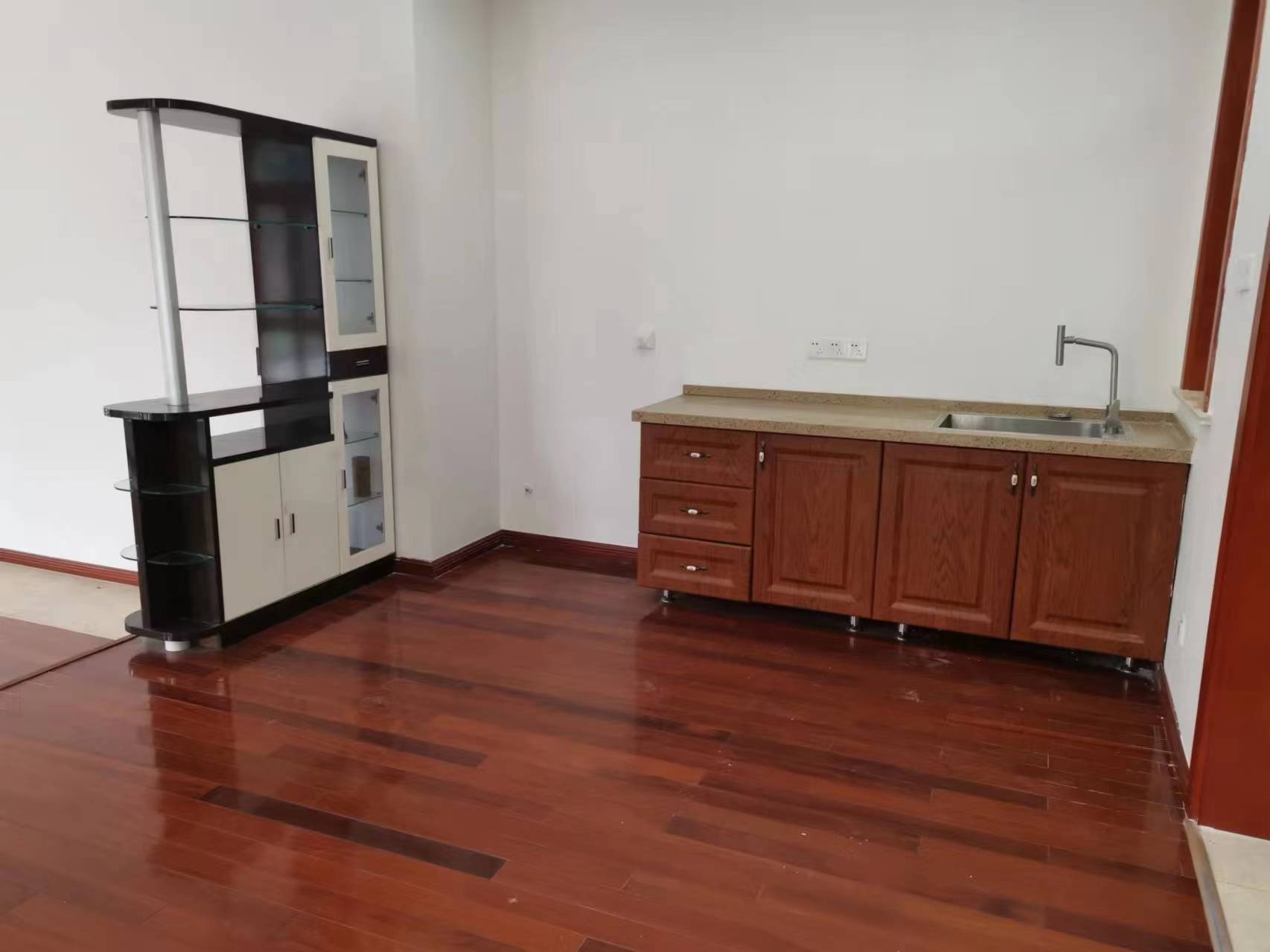 顺发御园 5室3厅3卫 310m&sup2;
