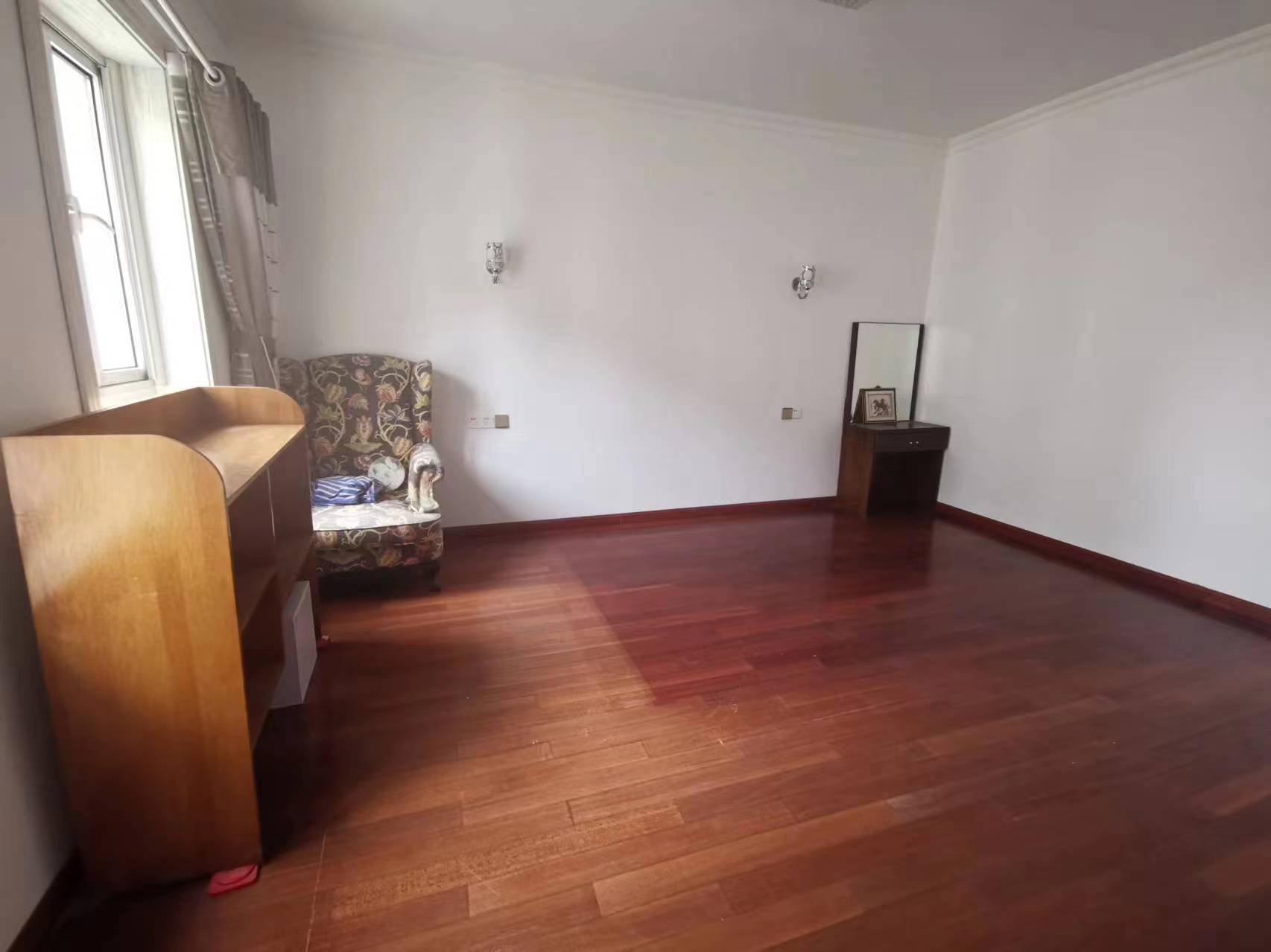 顺发御园 5室3厅3卫 310m&sup2;