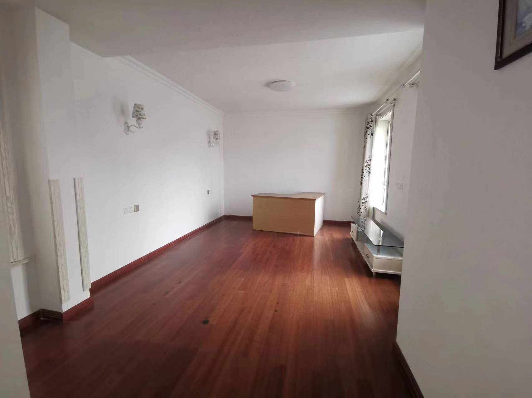 顺发御园 5室3厅3卫 310m&sup2;