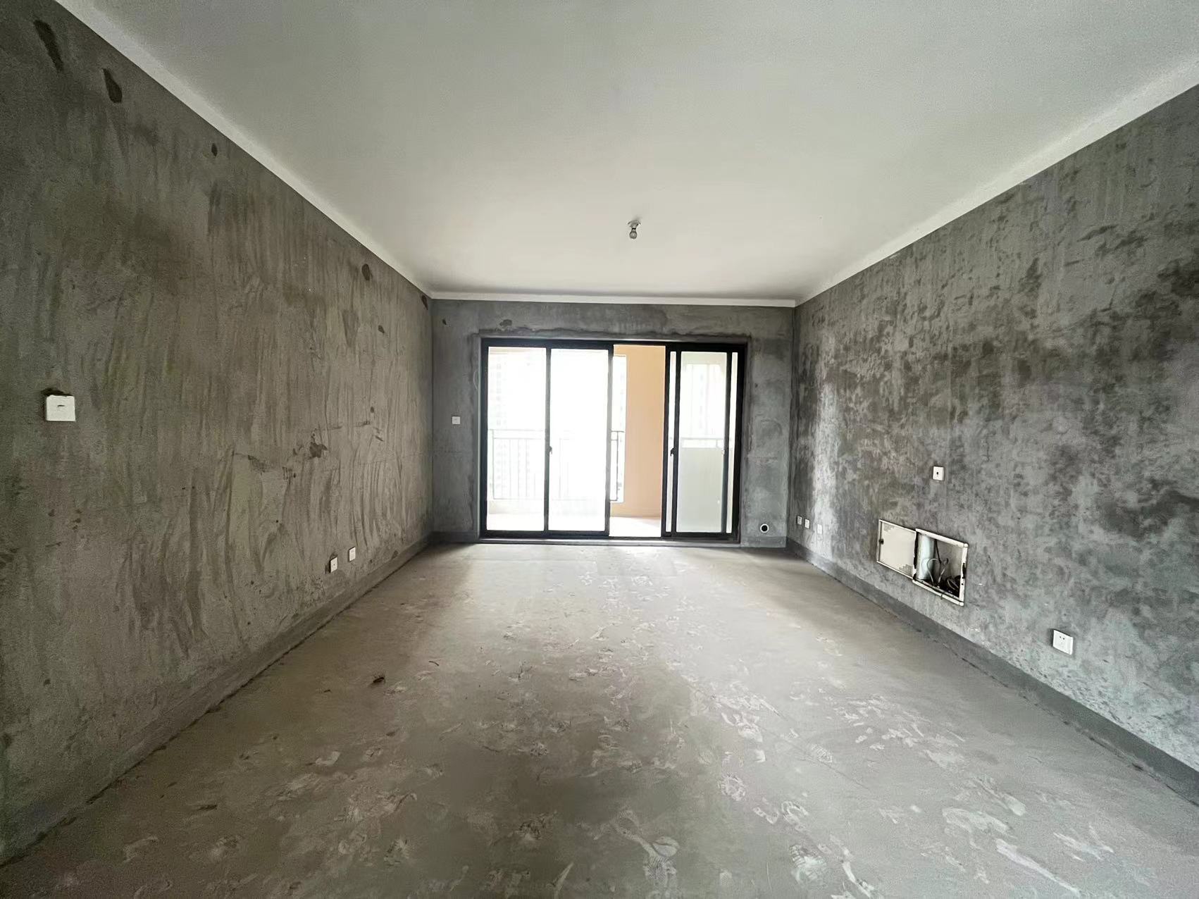 华强城 3室2厅2卫 123.00m²