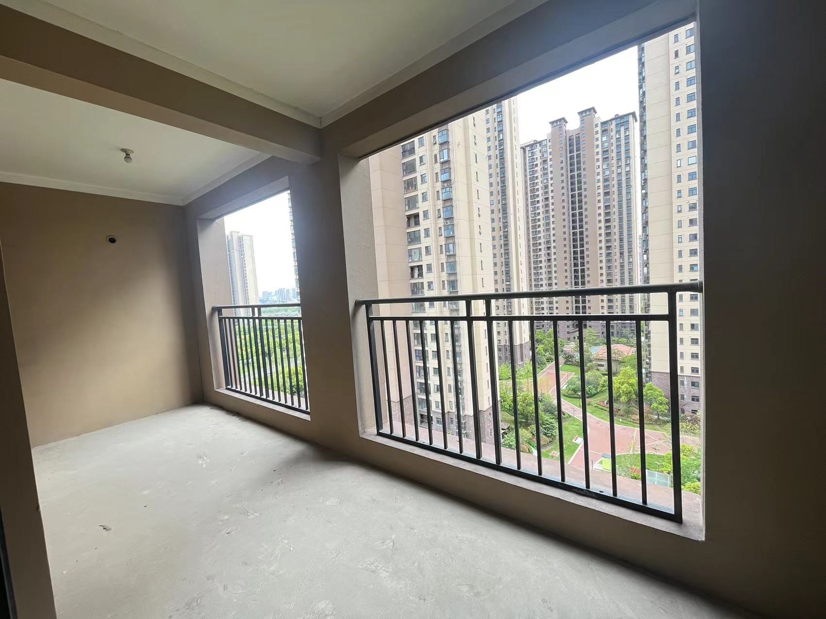 华强城 3室2厅2卫 123.00m&sup2;