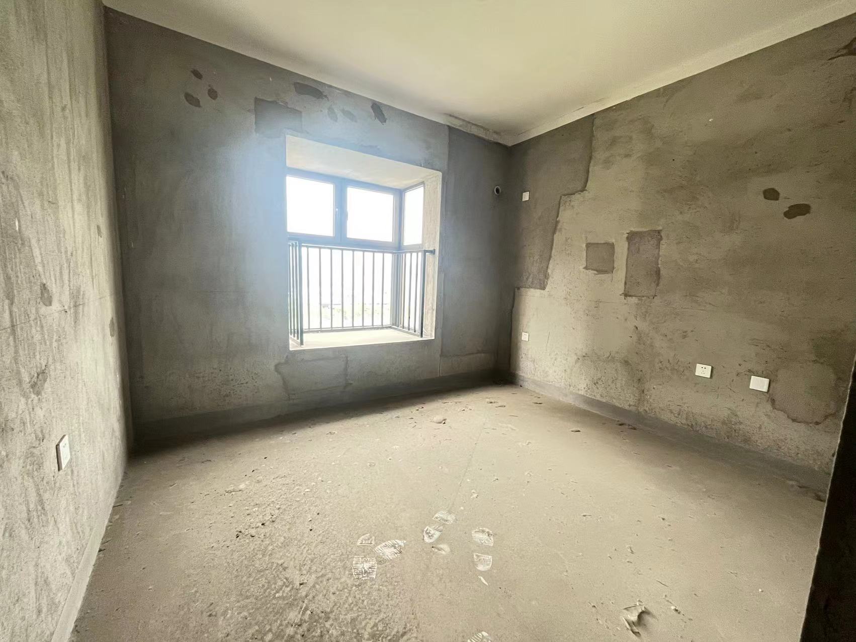 华强城 3室2厅2卫 123.00m&sup2;